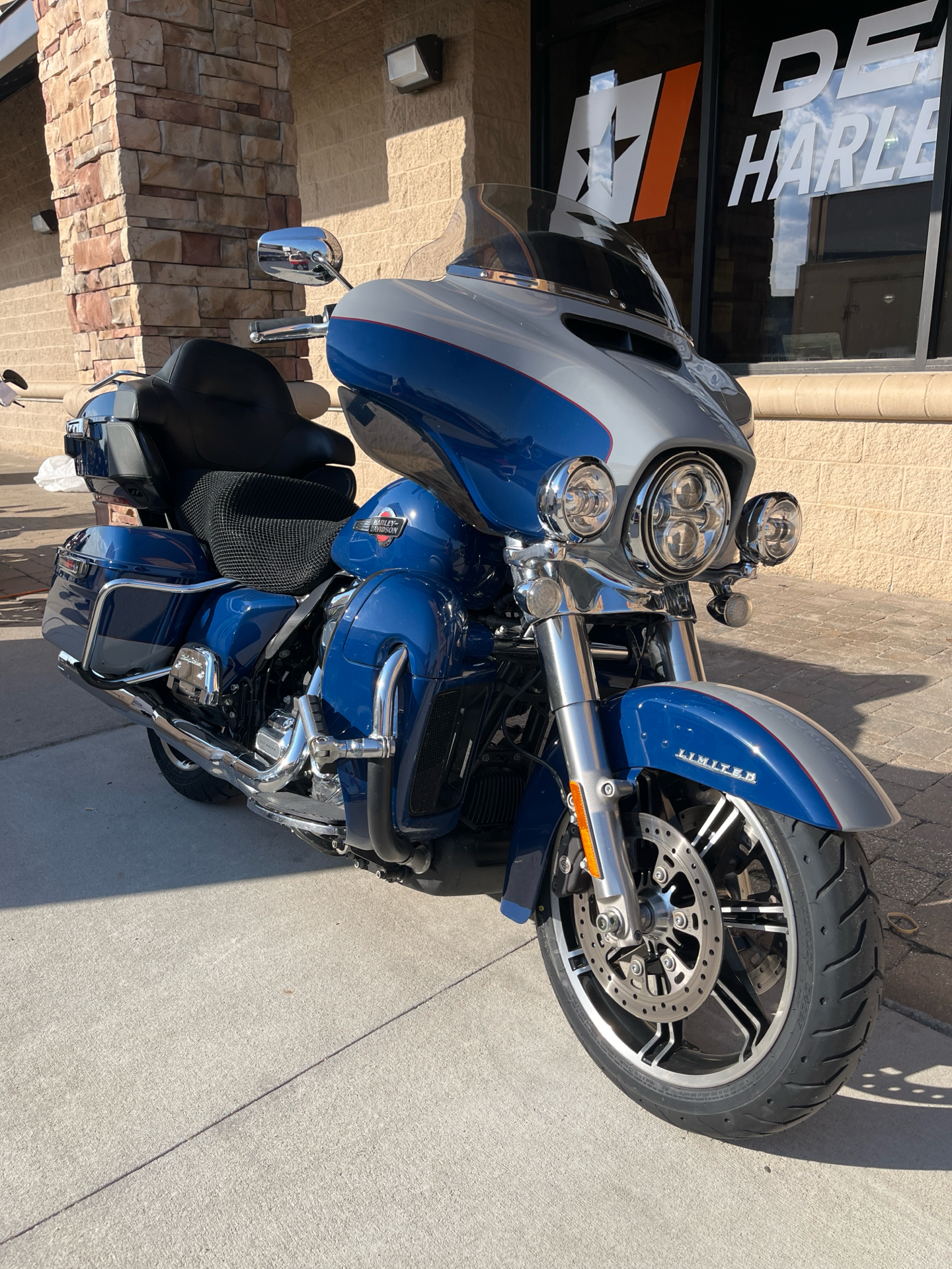 2023 Harley-Davidson Ultra Limited in Omaha, Nebraska - Photo 2