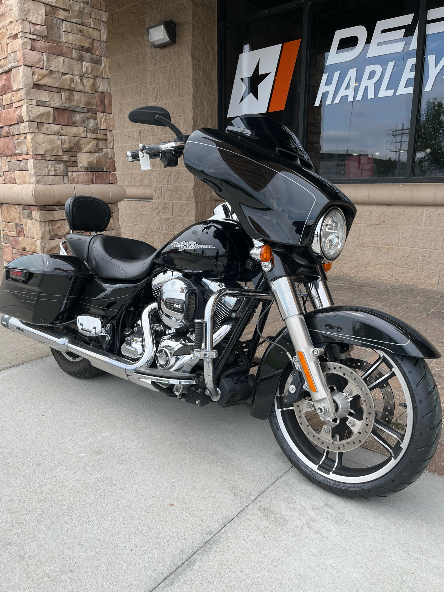 2015 Harley-Davidson Street Glide® Special in Omaha, Nebraska - Photo 2
