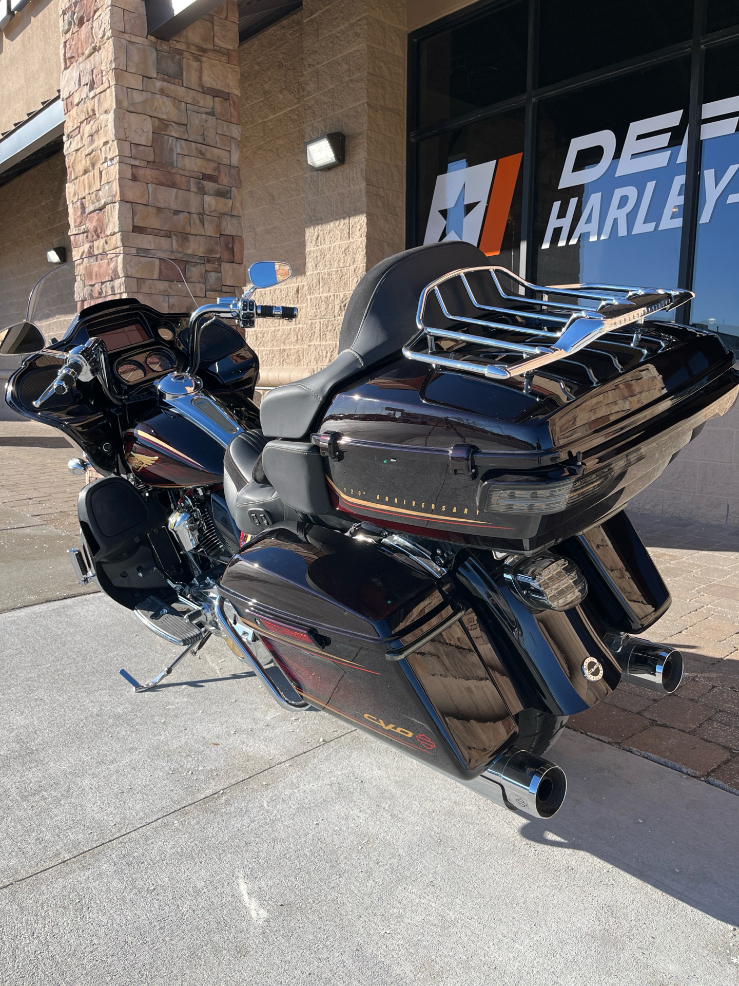 2023 Harley-Davidson CVO™ Road Glide® Limited Anniversary in Omaha, Nebraska - Photo 4