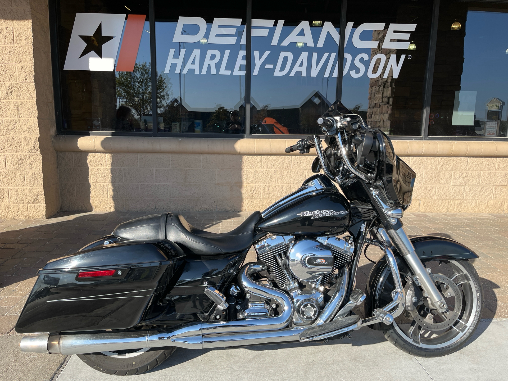 2016 Harley-Davidson Street Glide® Special in Omaha, Nebraska - Photo 1