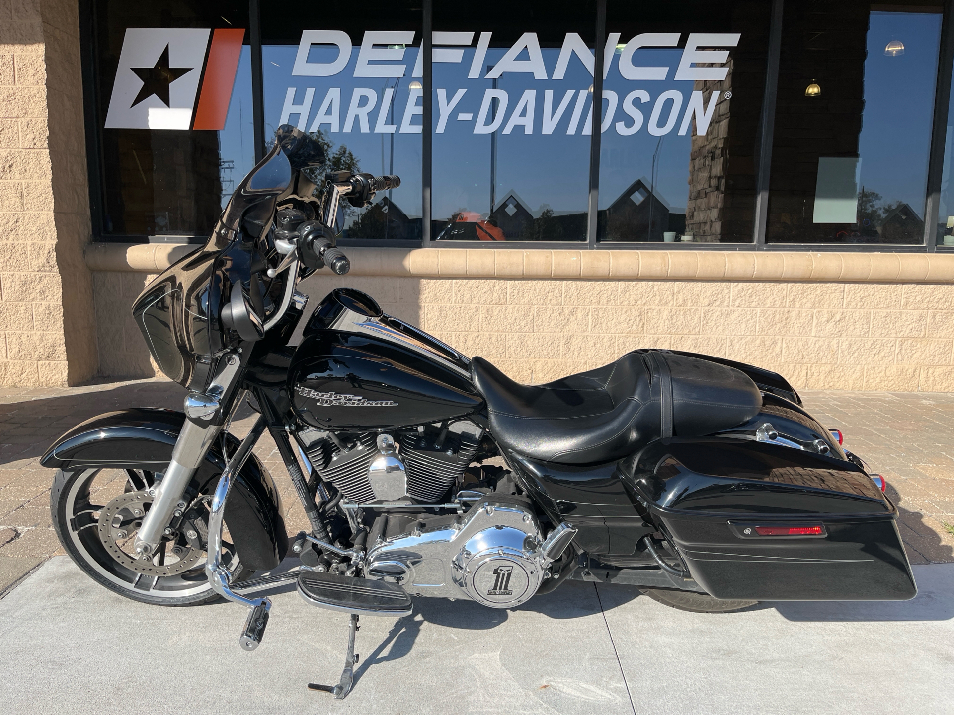 2016 Harley-Davidson Street Glide® Special in Omaha, Nebraska - Photo 3