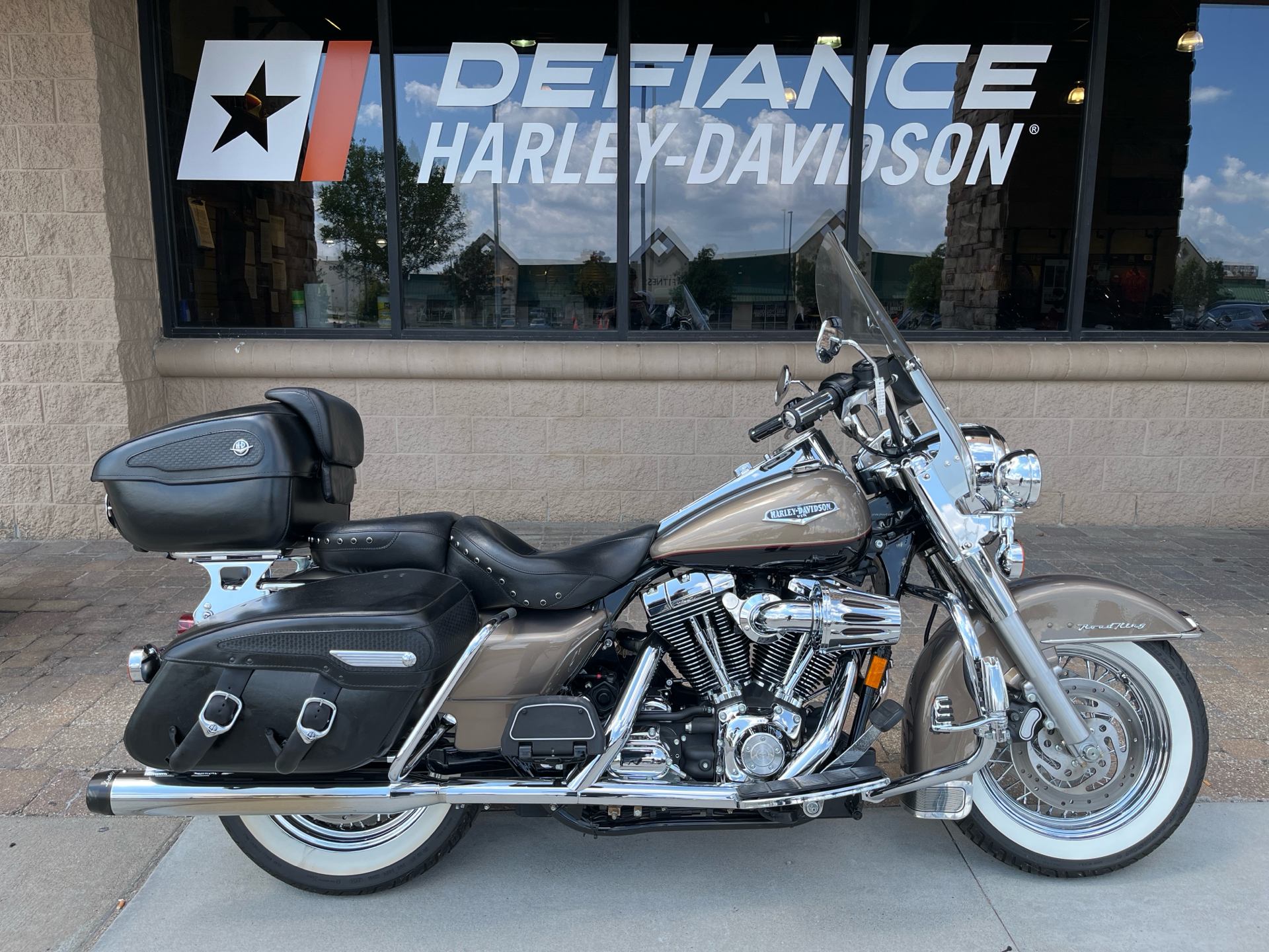 2005 Harley-Davidson FLHRCI Road King® Classic in Omaha, Nebraska - Photo 1