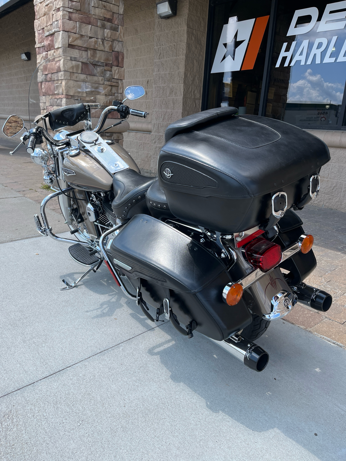 2005 Harley-Davidson FLHRCI Road King® Classic in Omaha, Nebraska - Photo 4
