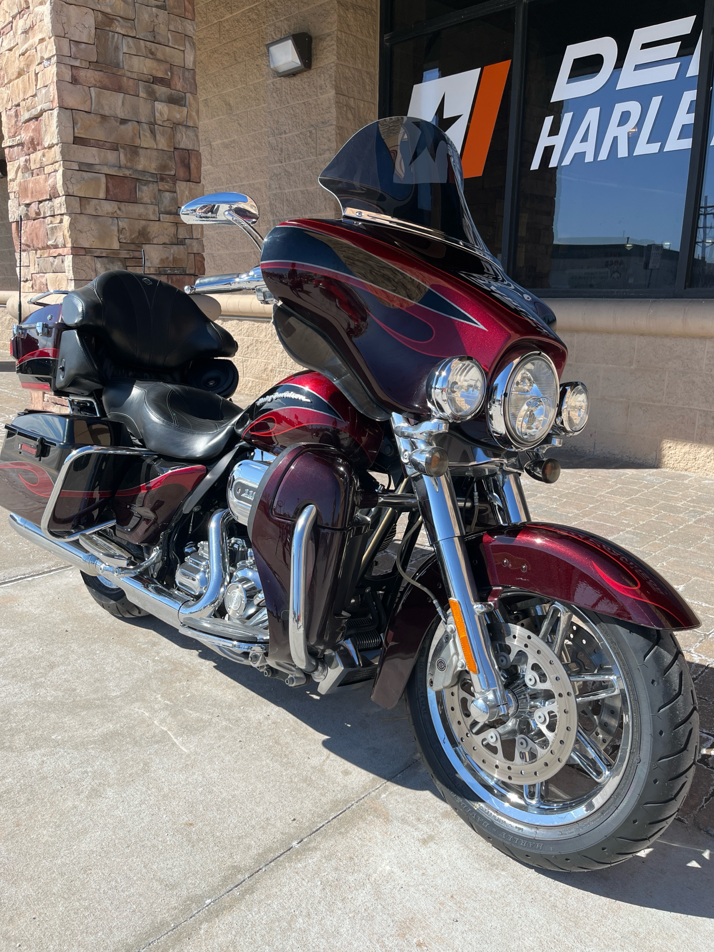 2013 Harley-Davidson CVO™ Ultra Classic® Electra Glide® in Omaha, Nebraska - Photo 2