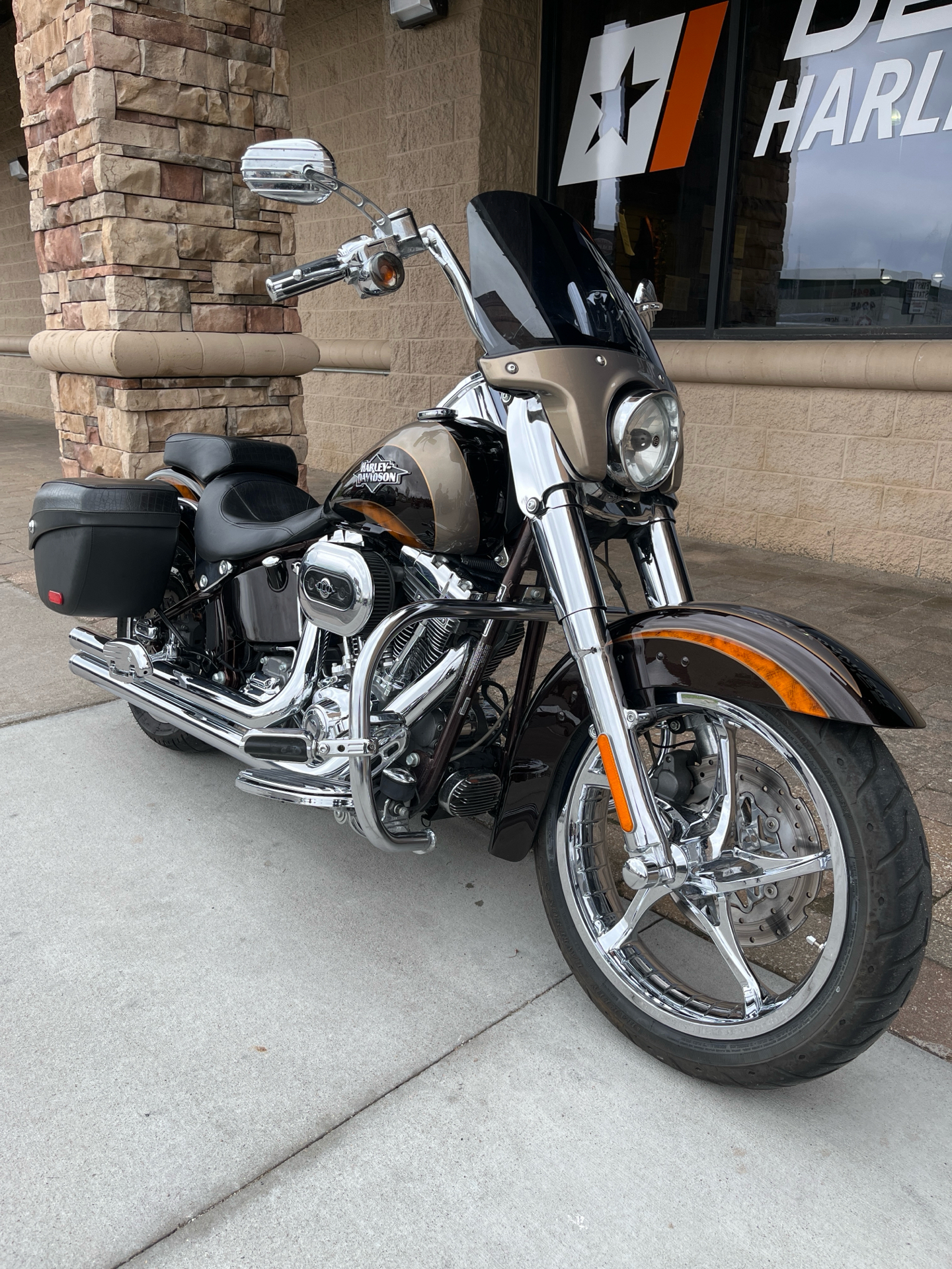 2011 Harley-Davidson CVO™ Softail® Convertible in Omaha, Nebraska - Photo 2