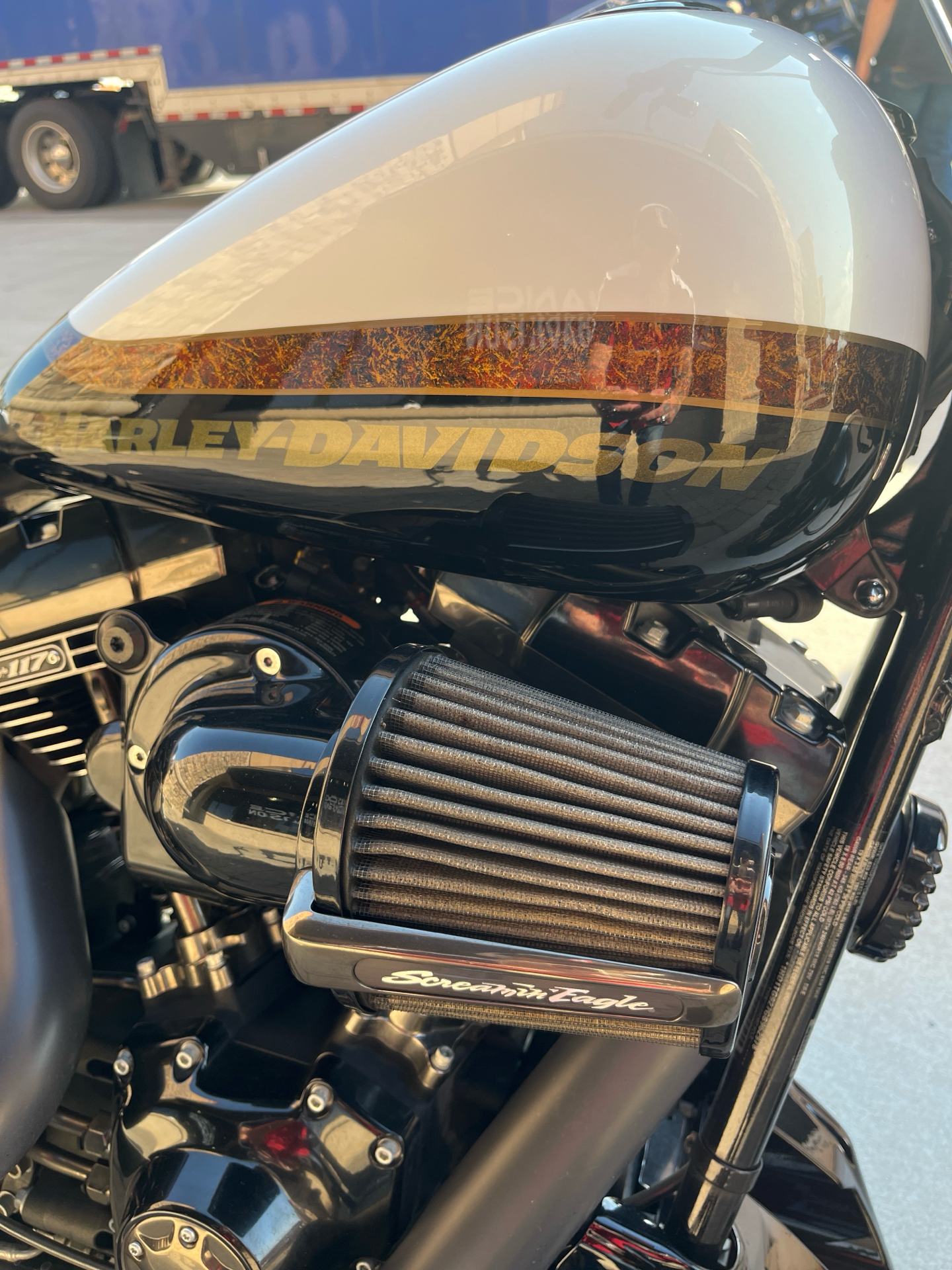 2016 Harley-Davidson CVO™ Pro Street Breakout® in Omaha, Nebraska - Photo 7