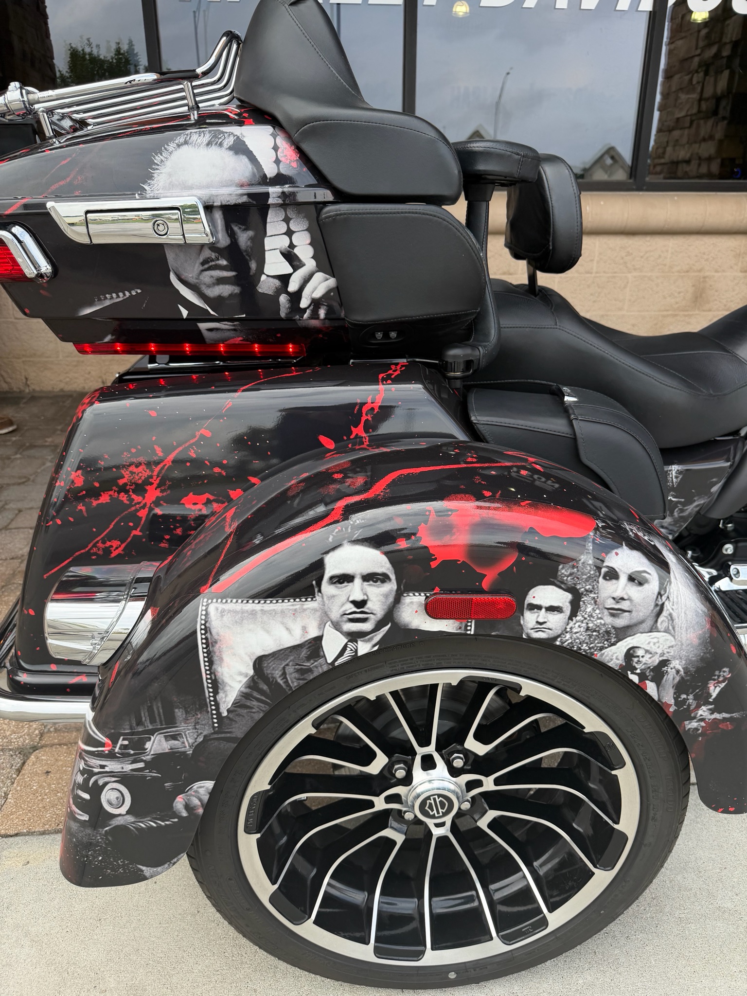 2023 Harley-Davidson Tri Glide® Ultra 8