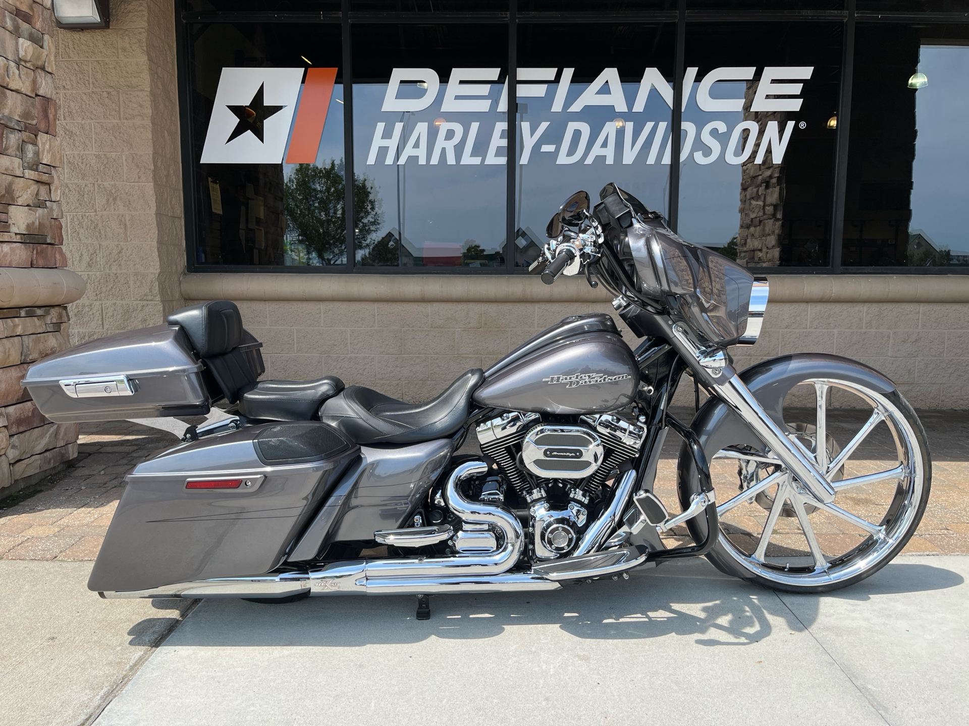 2015 Harley-Davidson Street Glide® Special in Omaha, Nebraska - Photo 1