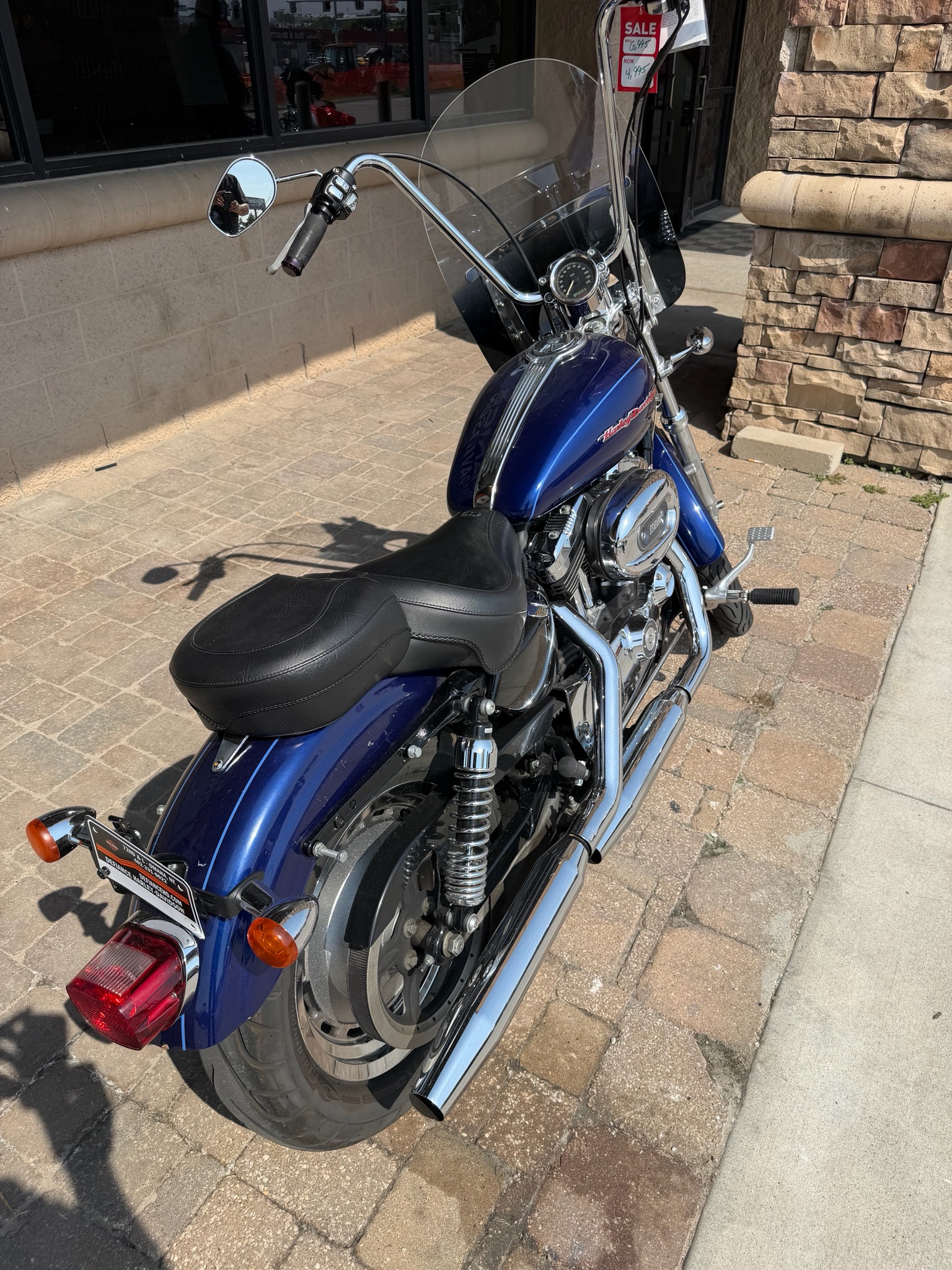 2006 Harley-Davidson Sportster® 1200 Custom 6