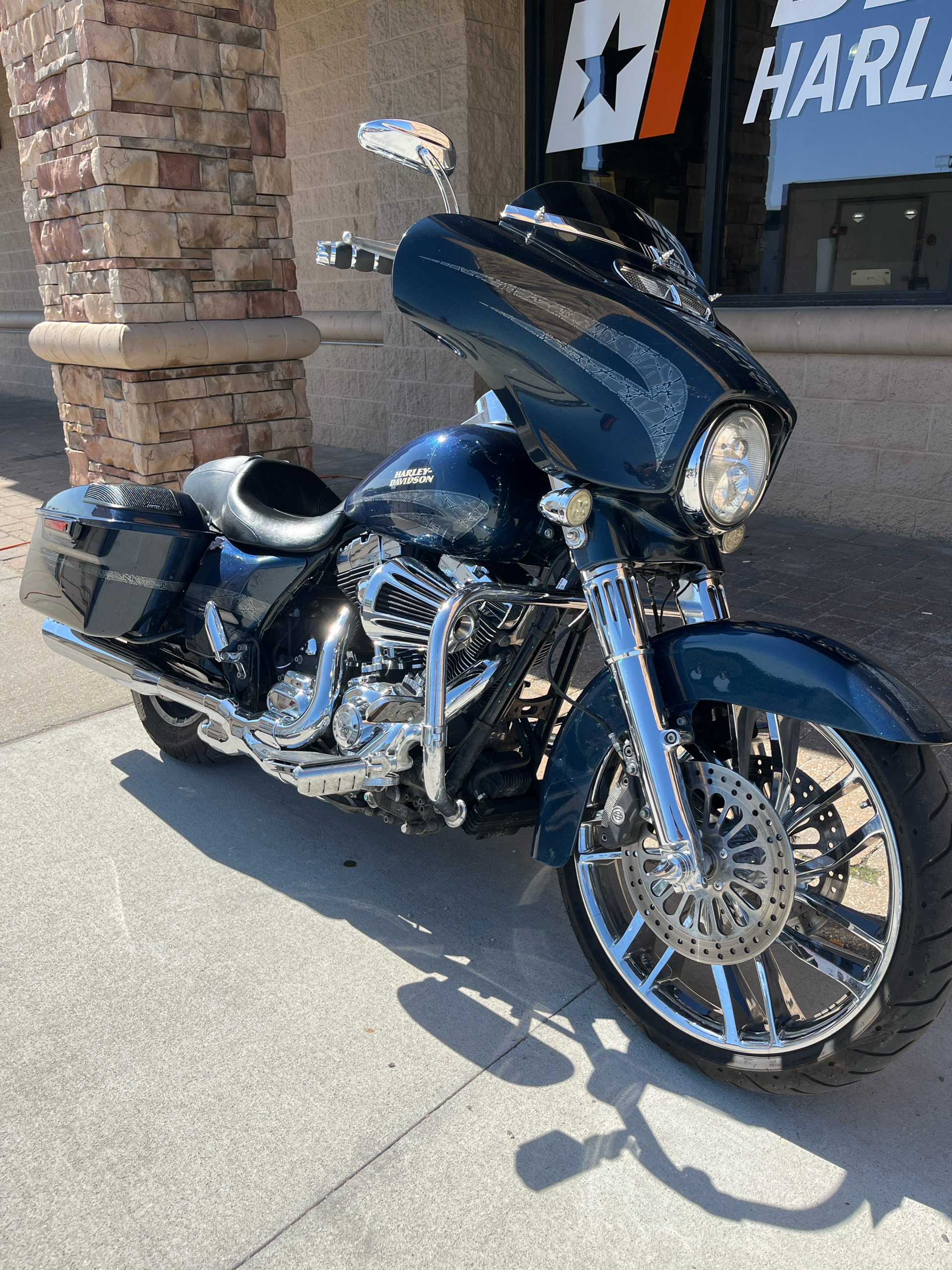 2016 Harley-Davidson Street Glide® Special in Omaha, Nebraska - Photo 2