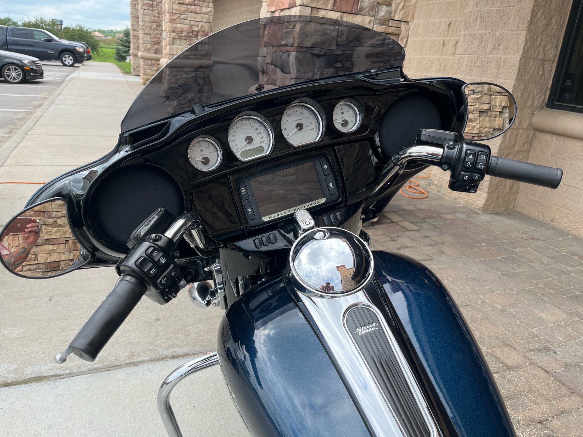 2016 Harley-Davidson Street Glide® Special in Omaha, Nebraska - Photo 11
