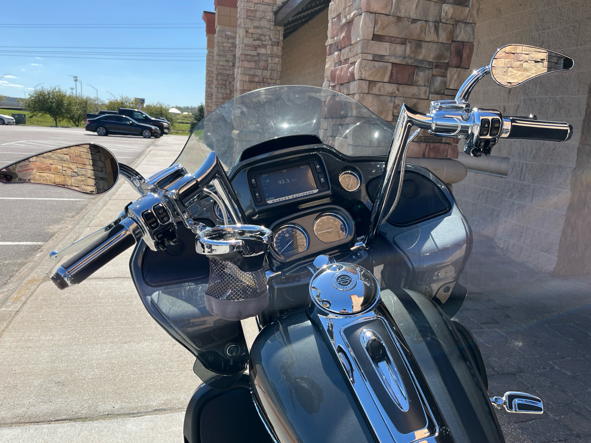 2016 Harley-Davidson CVO™ Road Glide™ Ultra in Omaha, Nebraska - Photo 9