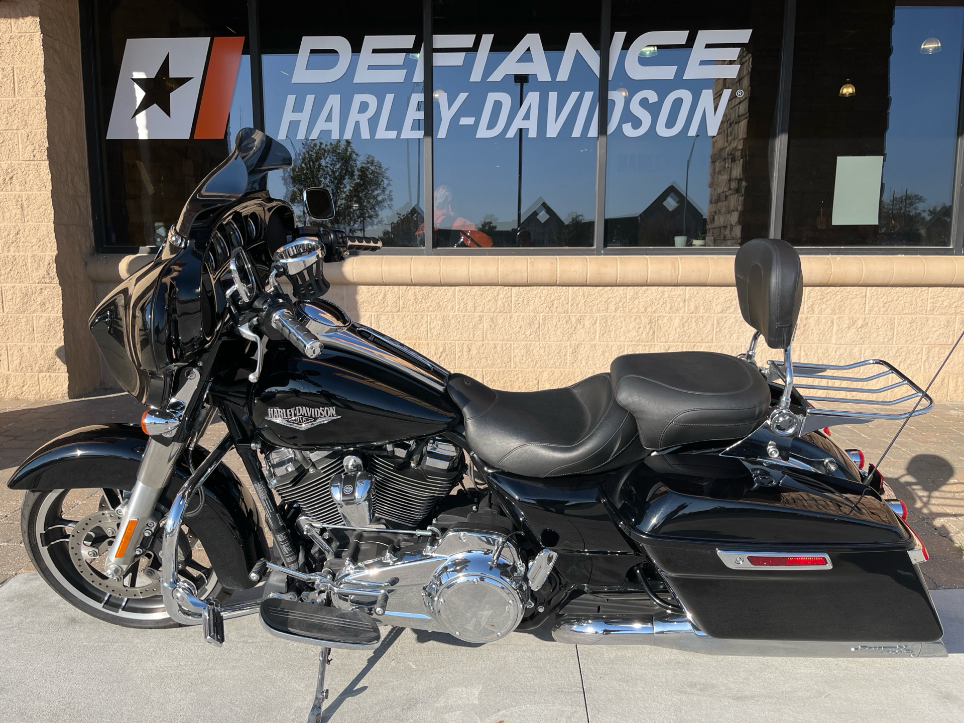 2017 Harley-Davidson Street Glide® Special in Omaha, Nebraska - Photo 3