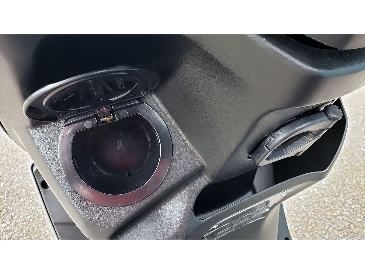 2022 Bintelli Scooters Flash 150 cc in Virginia Beach, Virginia - Photo 10