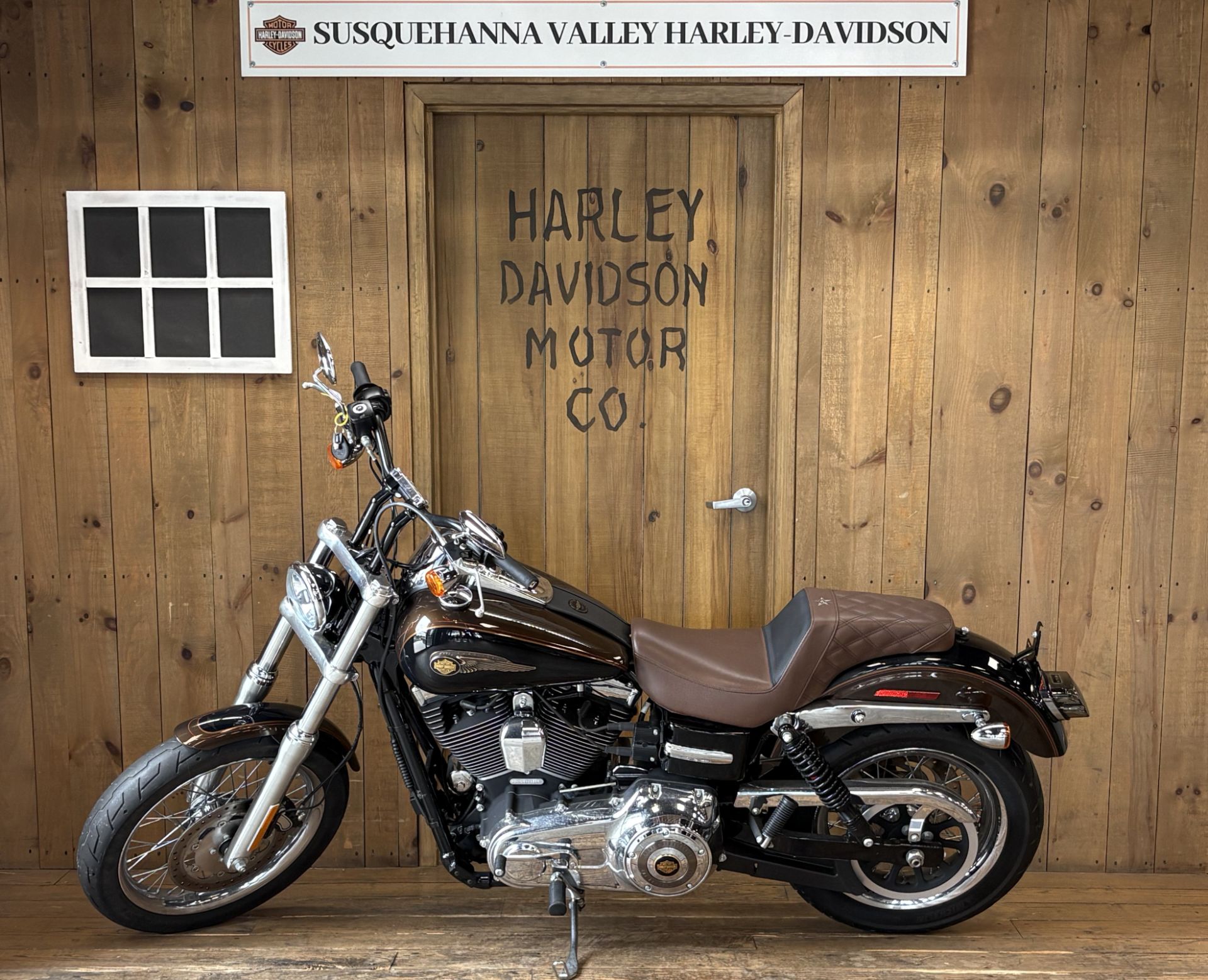 2013 Harley-Davidson Dyna® Super Glide® Custom Vivid Black