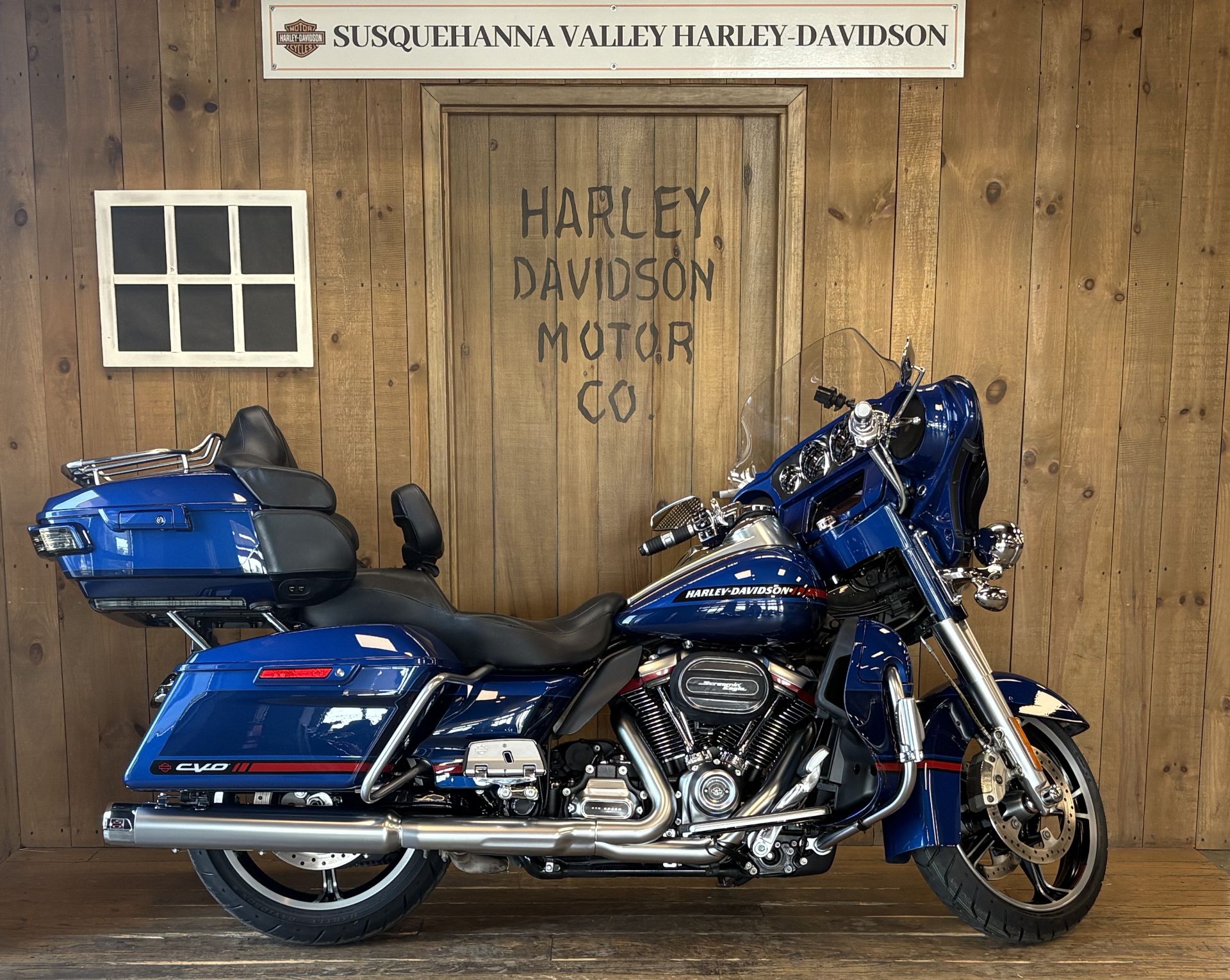 2020 Harley-Davidson CVO™ Limited Moonlight Blue Deep Sea Blue