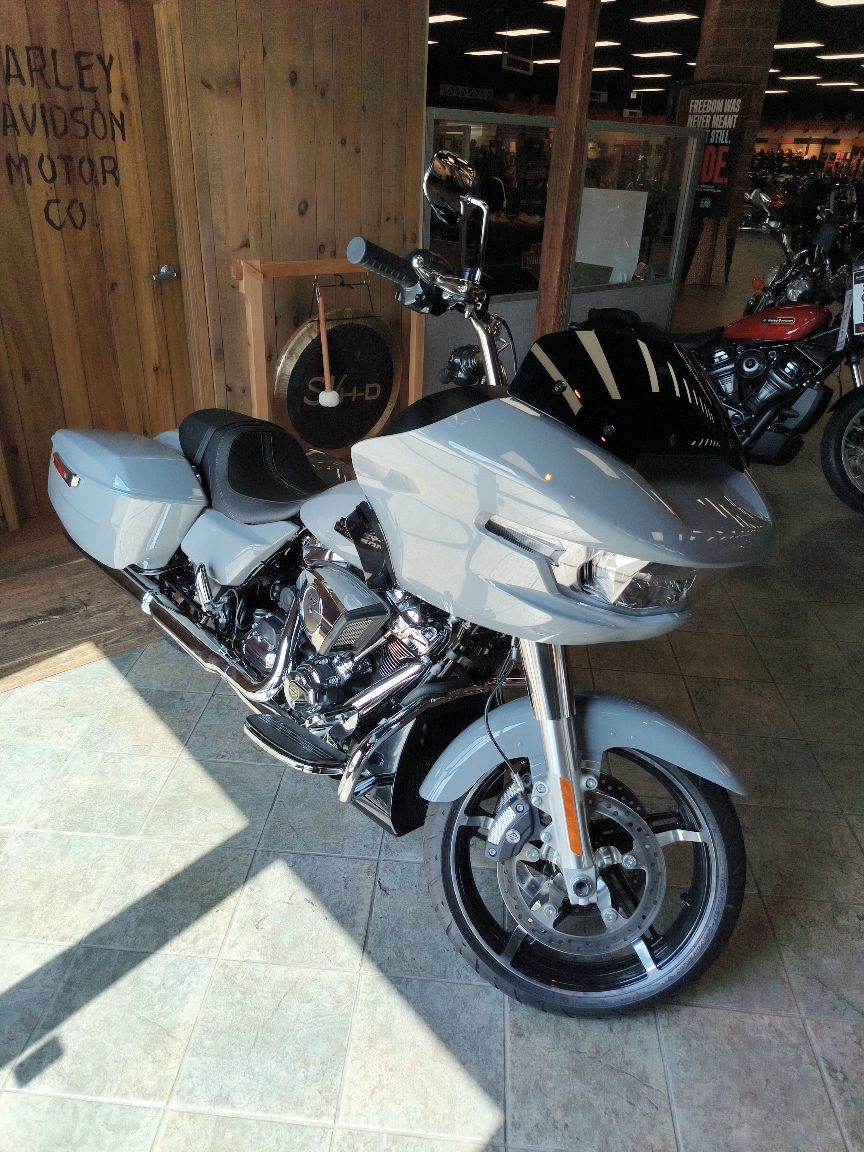 2025 Harley-Davidson Road Glide® 4
