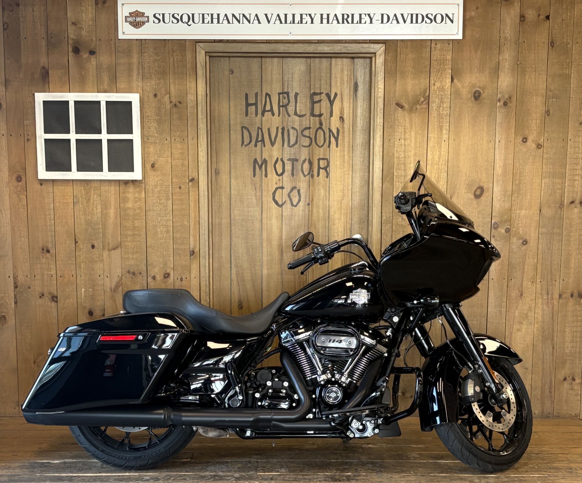 2021 Harley-Davidson Road Glide® Special Vivid Black (Black Pearl