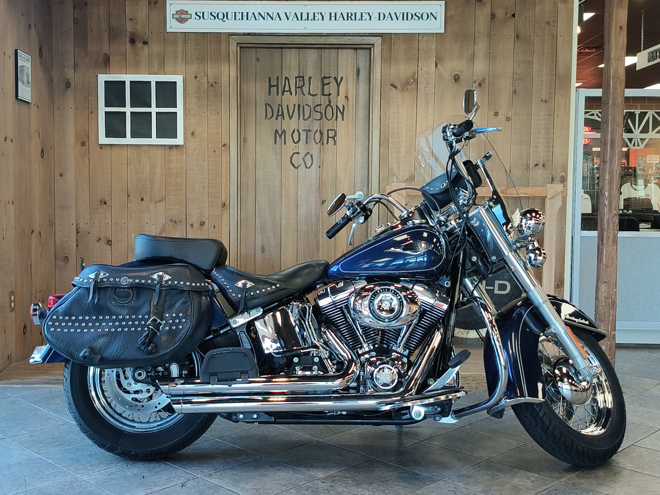 #FLHR#Harley-Davidson#1インチダウンサス 2012 Harley-Davidson Heritage Softail® Classic Big Blue Pearl