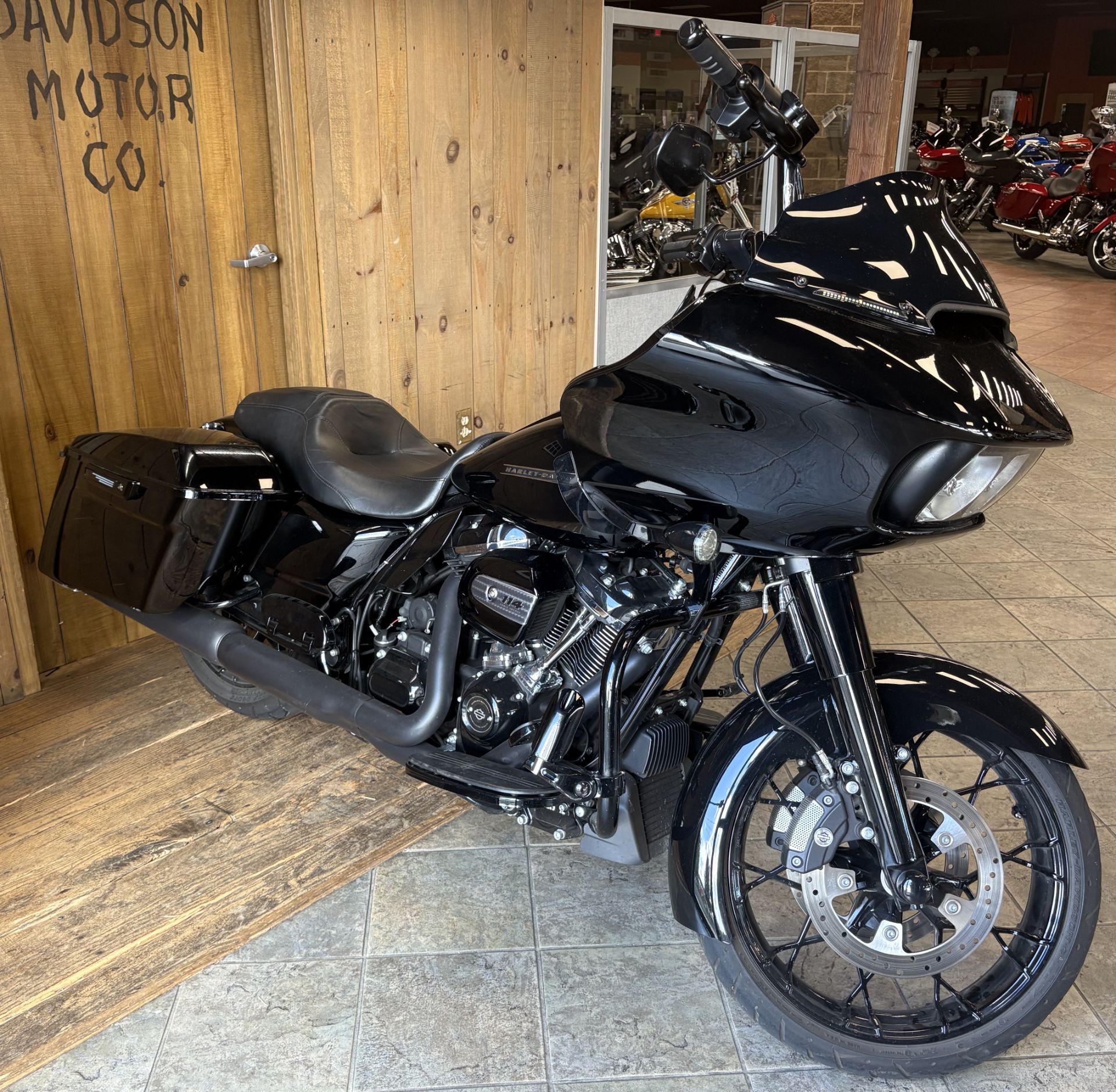 2020 Harley-Davidson Road Glide® Special Vivid Black