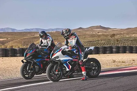 BMW - Military Service members get up to $500 off MSRP on select BMW motorcycles - Click for Offer Details