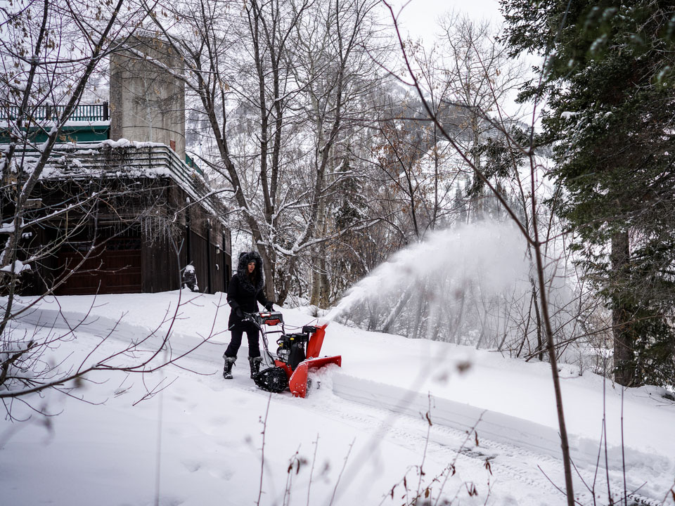 Ariens Compact 24 Rapidtrack in Gaylord, Michigan - Photo 11