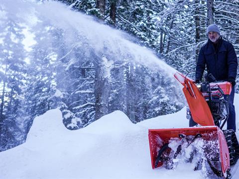 Ariens Platinum 24 SHO in Calmar, Iowa - Photo 9
