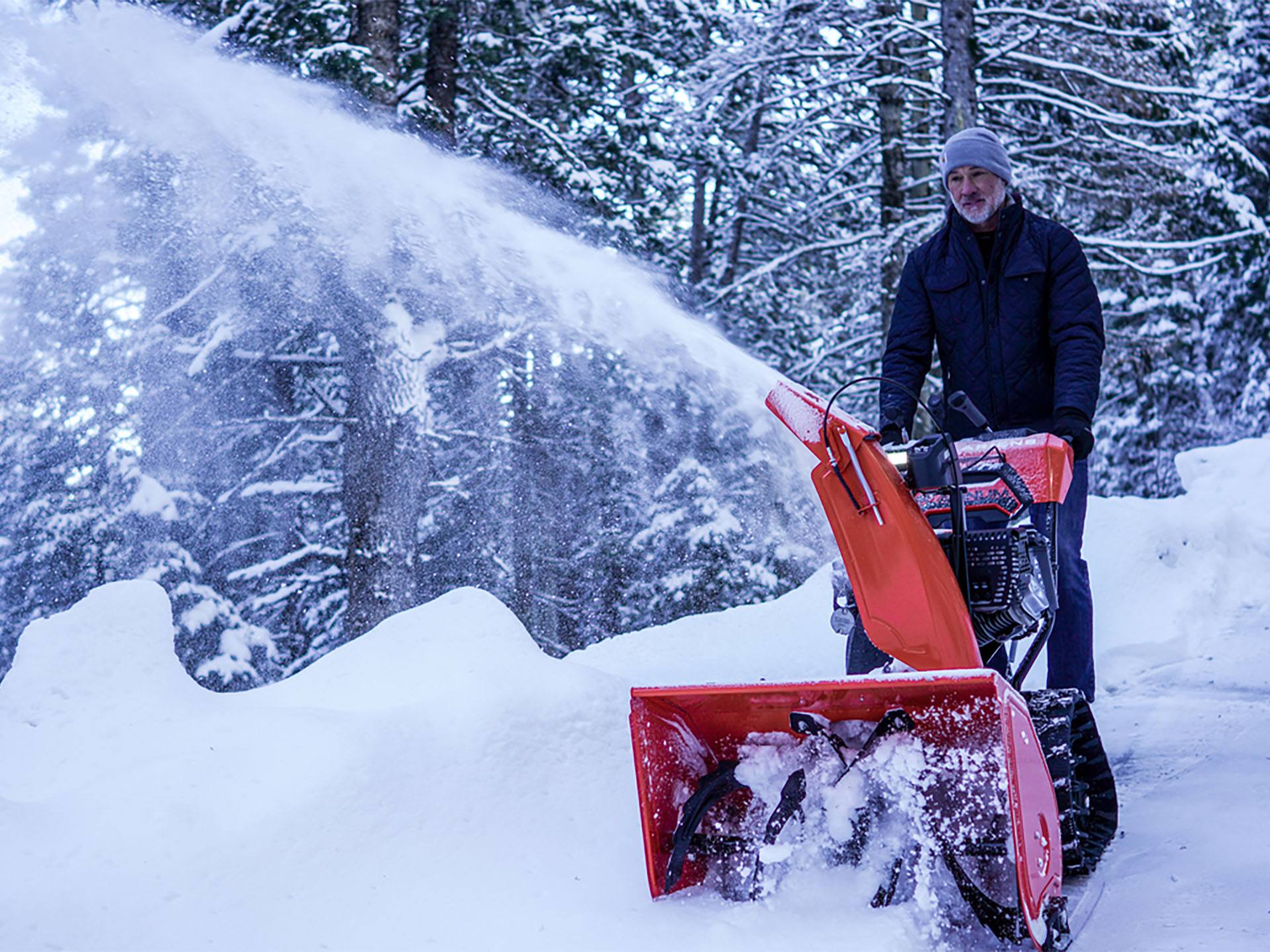 Ariens Platinum 28 RapidTrak SHO in Calmar, Iowa - Photo 10