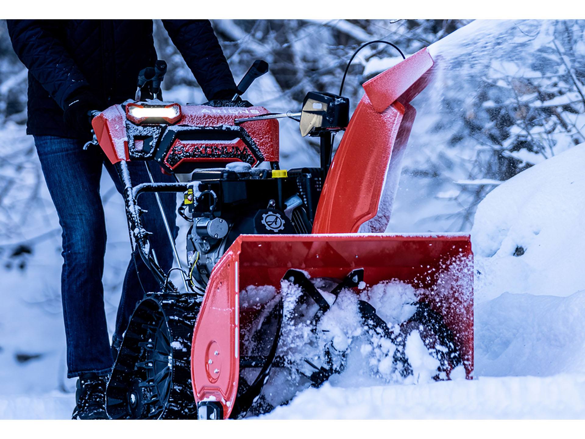 Ariens Platinum 28 RapidTrak SHO in Calmar, Iowa - Photo 12
