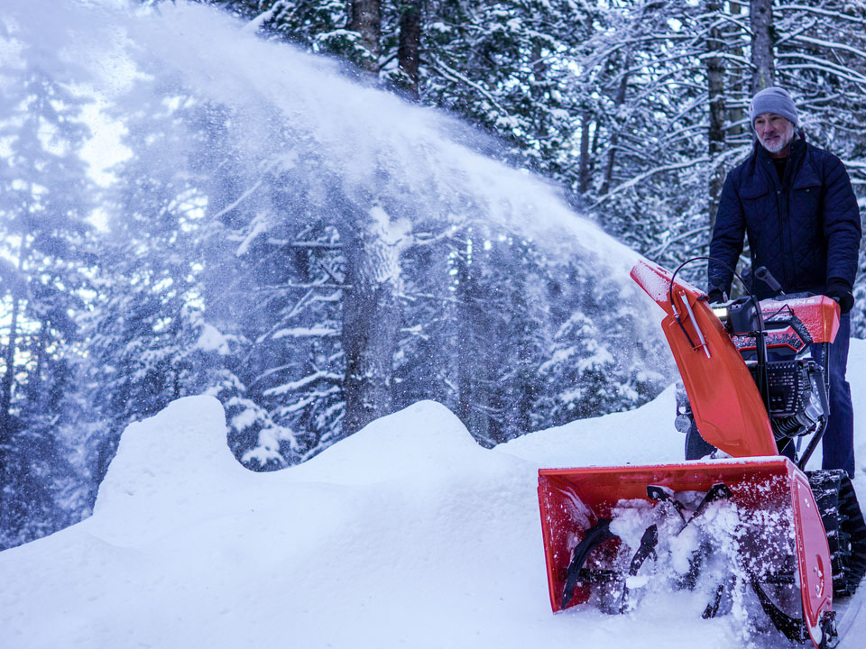 Ariens Platinum 30 SHO in Calmar, Iowa - Photo 6