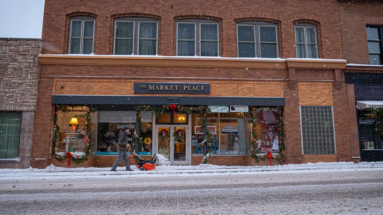 Ariens Professional 21 SSRC in Gaylord, Michigan - Photo 11