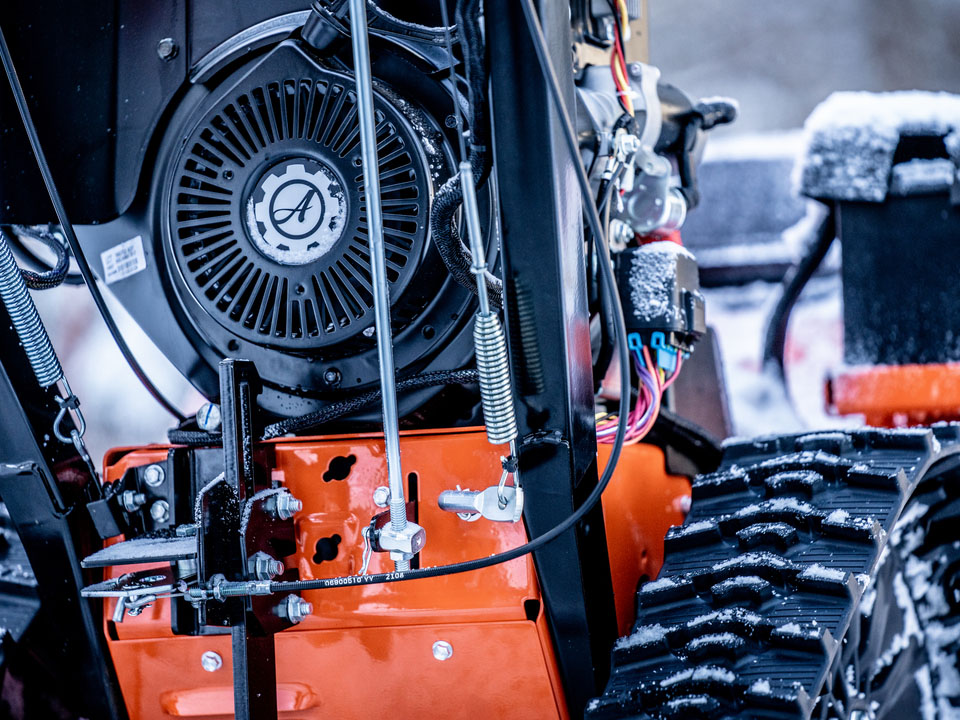 Ariens Professional Mountaineering Edition - 32 Hydro EFI RapidTrak in Gaylord, Michigan - Photo 6