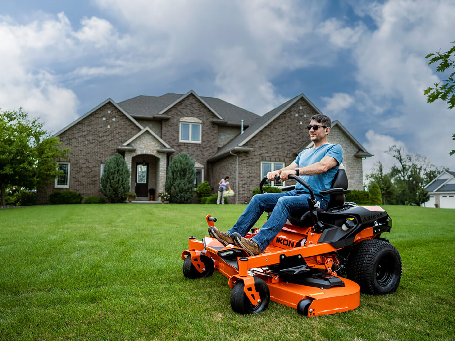 2024 Ariens IKON 42 in. Kawasaki FR651V 21.5 hp in Gaylord, Michigan - Photo 8