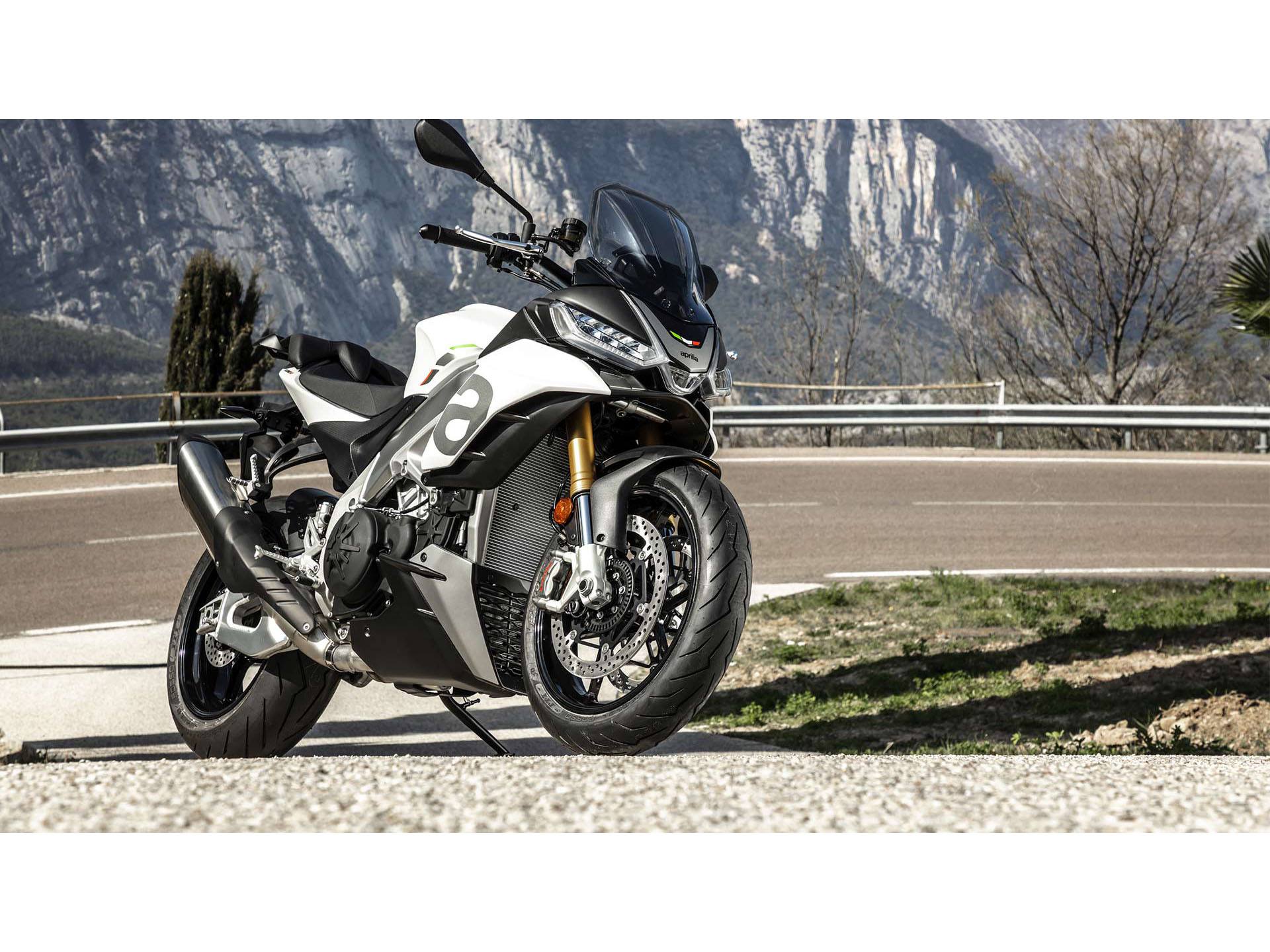 2022 Aprilia Tuono V4 1100 in Houston, Texas - Photo 16