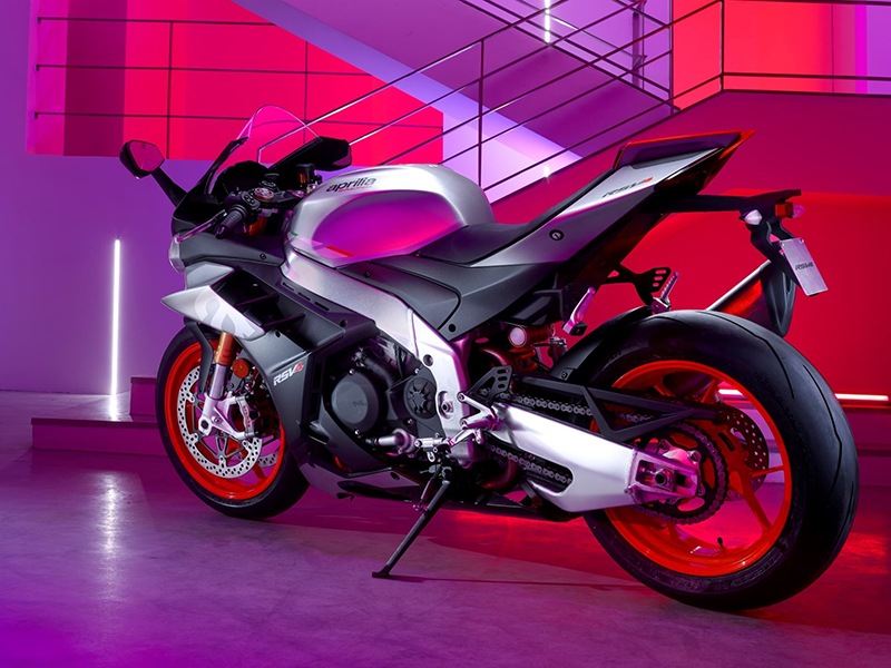 New 2024 Aprilia RSV4 1100 Denver CO Specs Price Photos Silverstone Grey APR000971