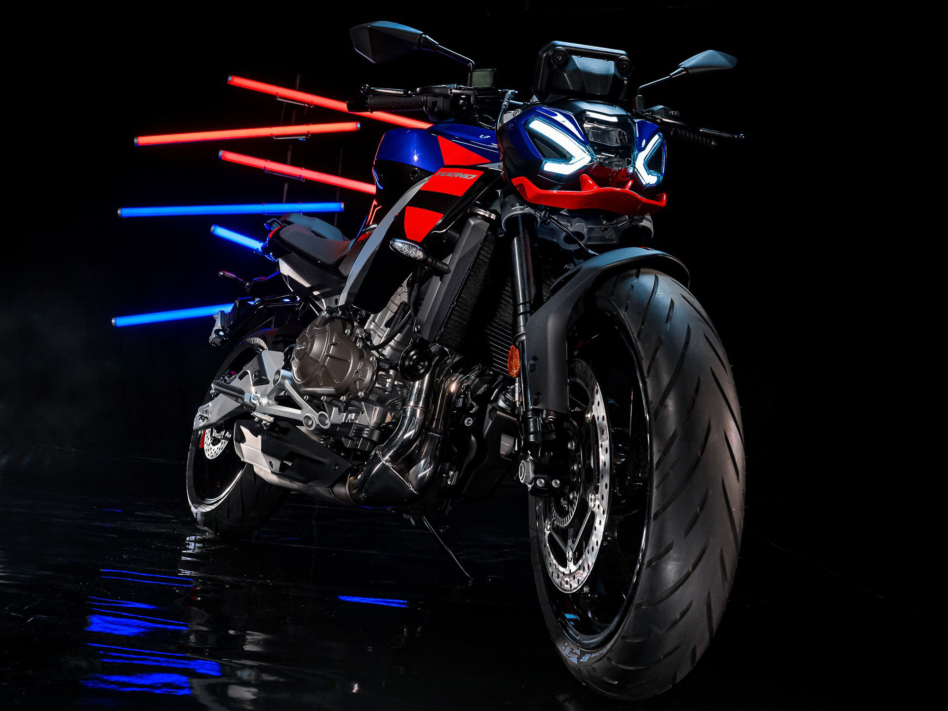 2026 Aprilia Tuono photo 8