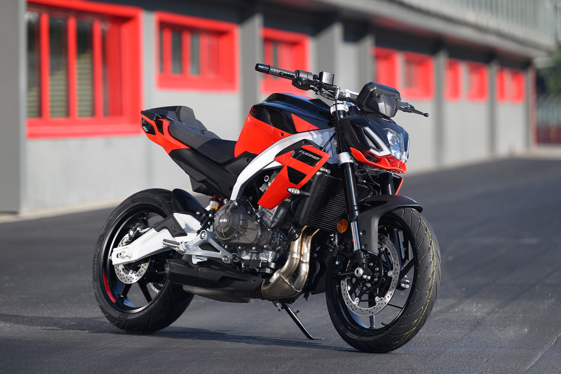 2026 Aprilia Tuono photo 7