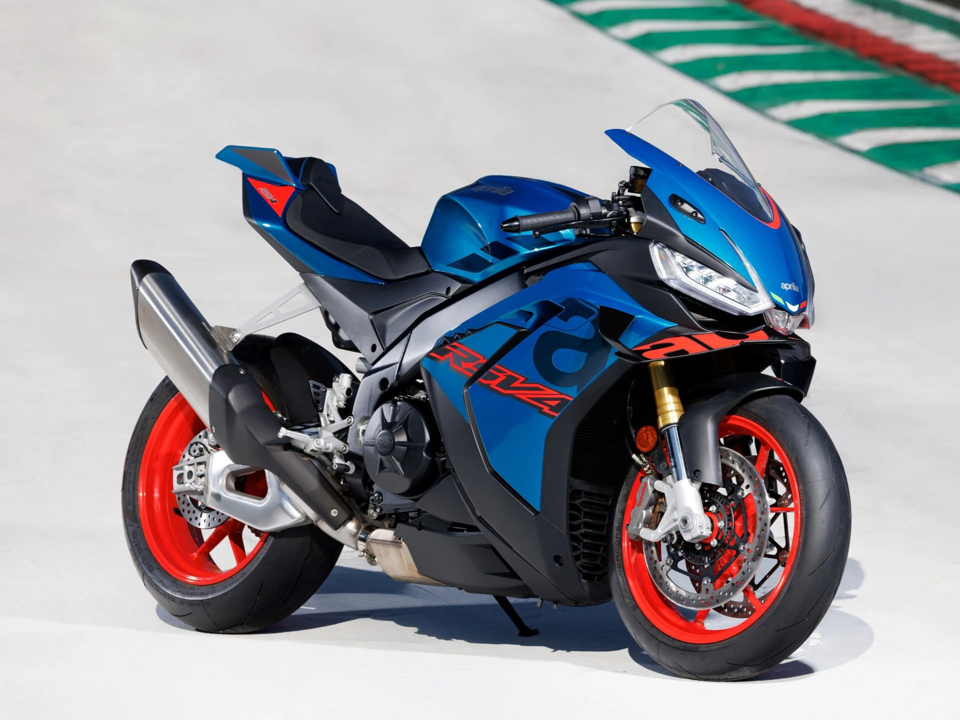 2027 Aprilia RSV4 1100 in Fort Myers, Florida - Photo 10