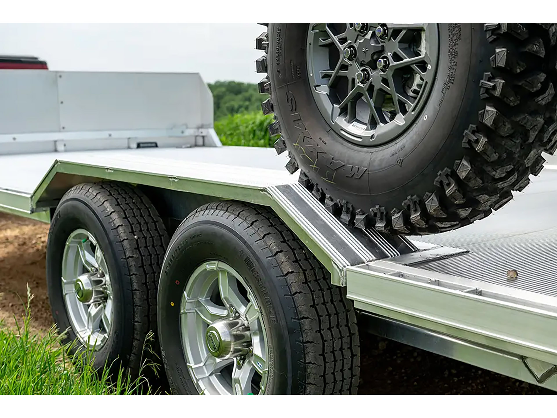 2025 ALUMA 8200WB Drive Over Fenders Series Trailers 287 in. in North Bend, Oregon - Photo 2