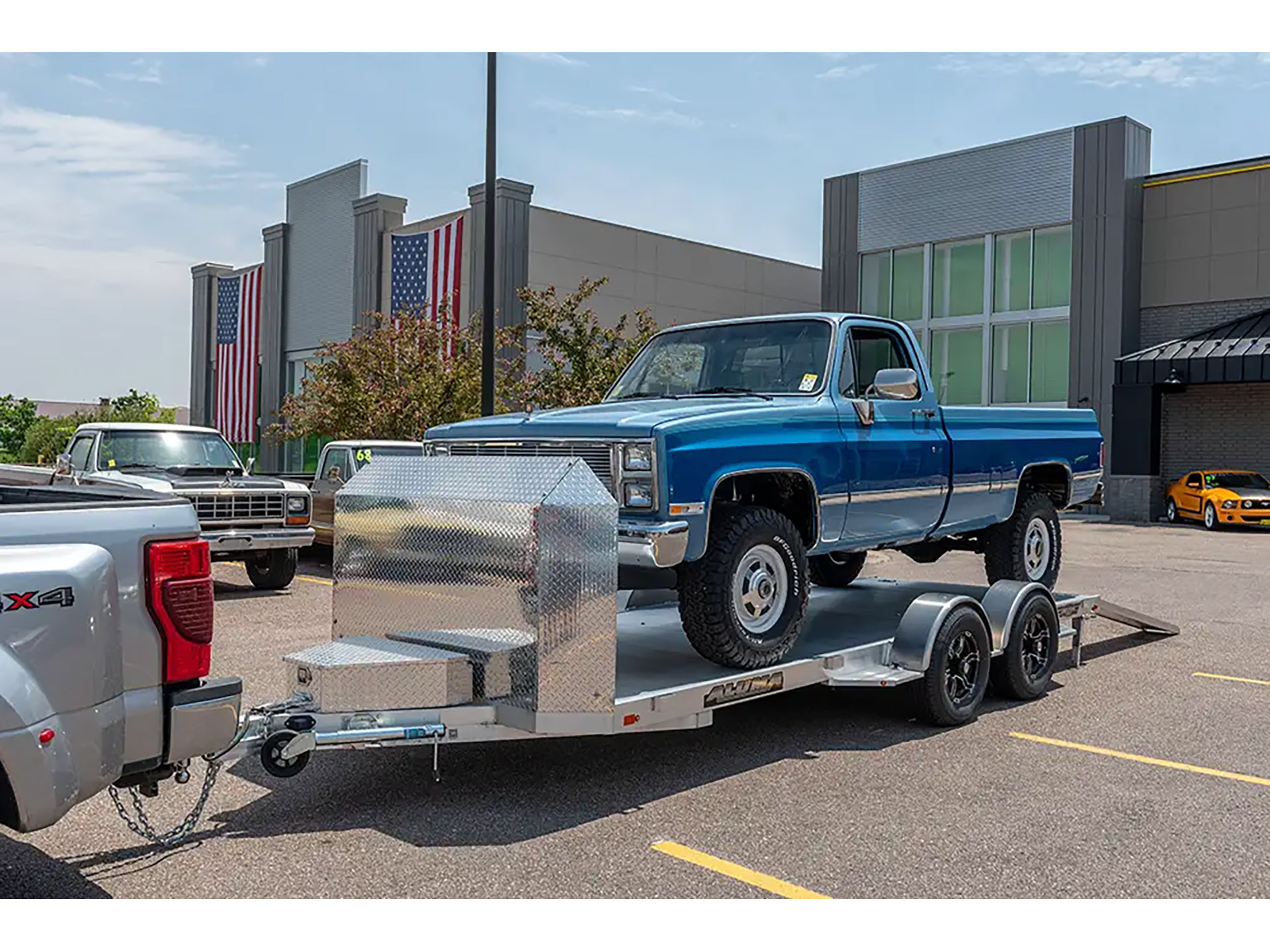 2025 ALUMA Executive 8200 Series Trailers 240 in. in North Bend, Oregon - Photo 2