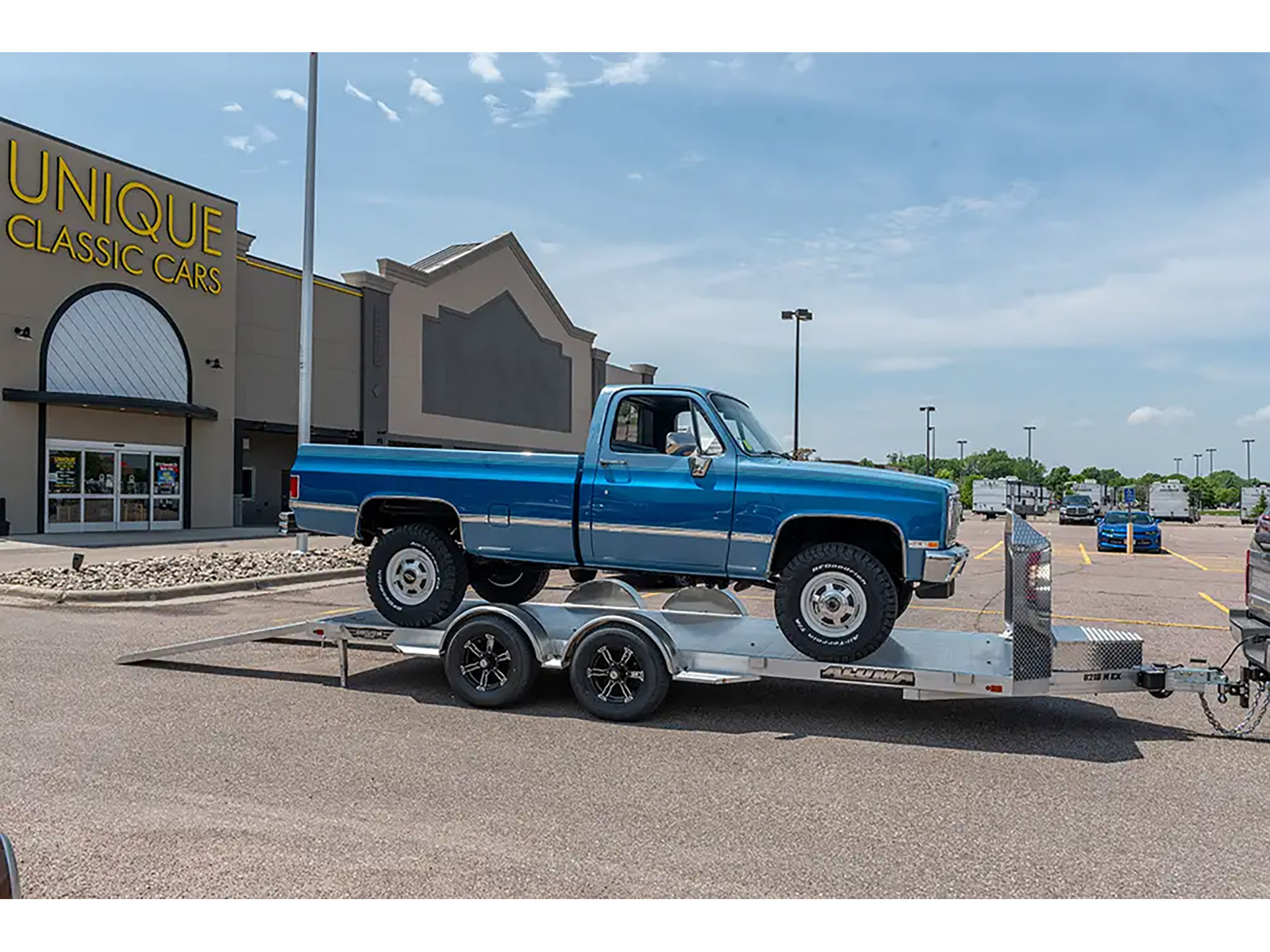 2025 ALUMA Executive 8200 Series Trailers 240 in. in North Bend, Oregon - Photo 3