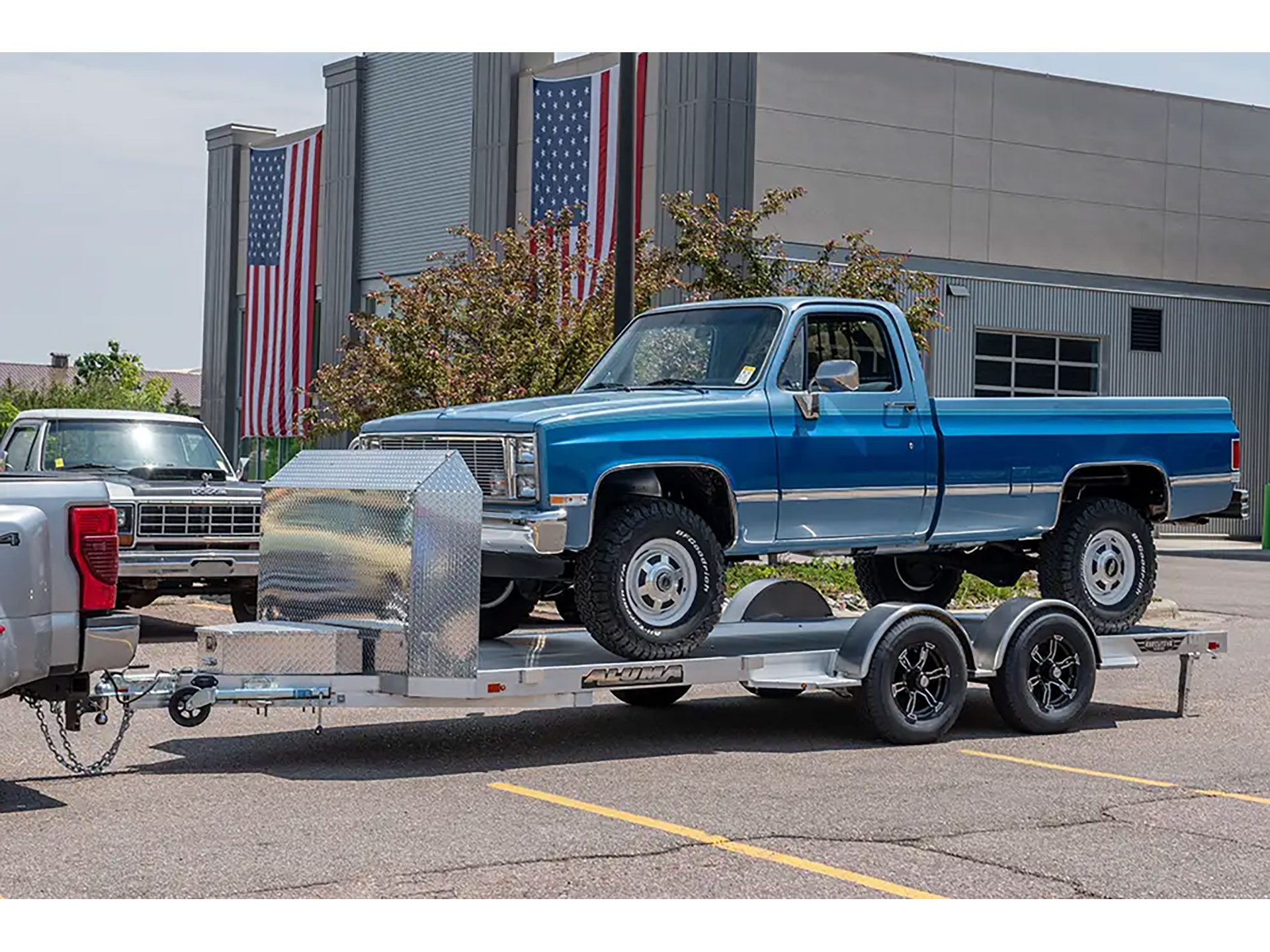 2025 ALUMA Executive 8200 Series Trailers 240 in. in North Bend, Oregon - Photo 4