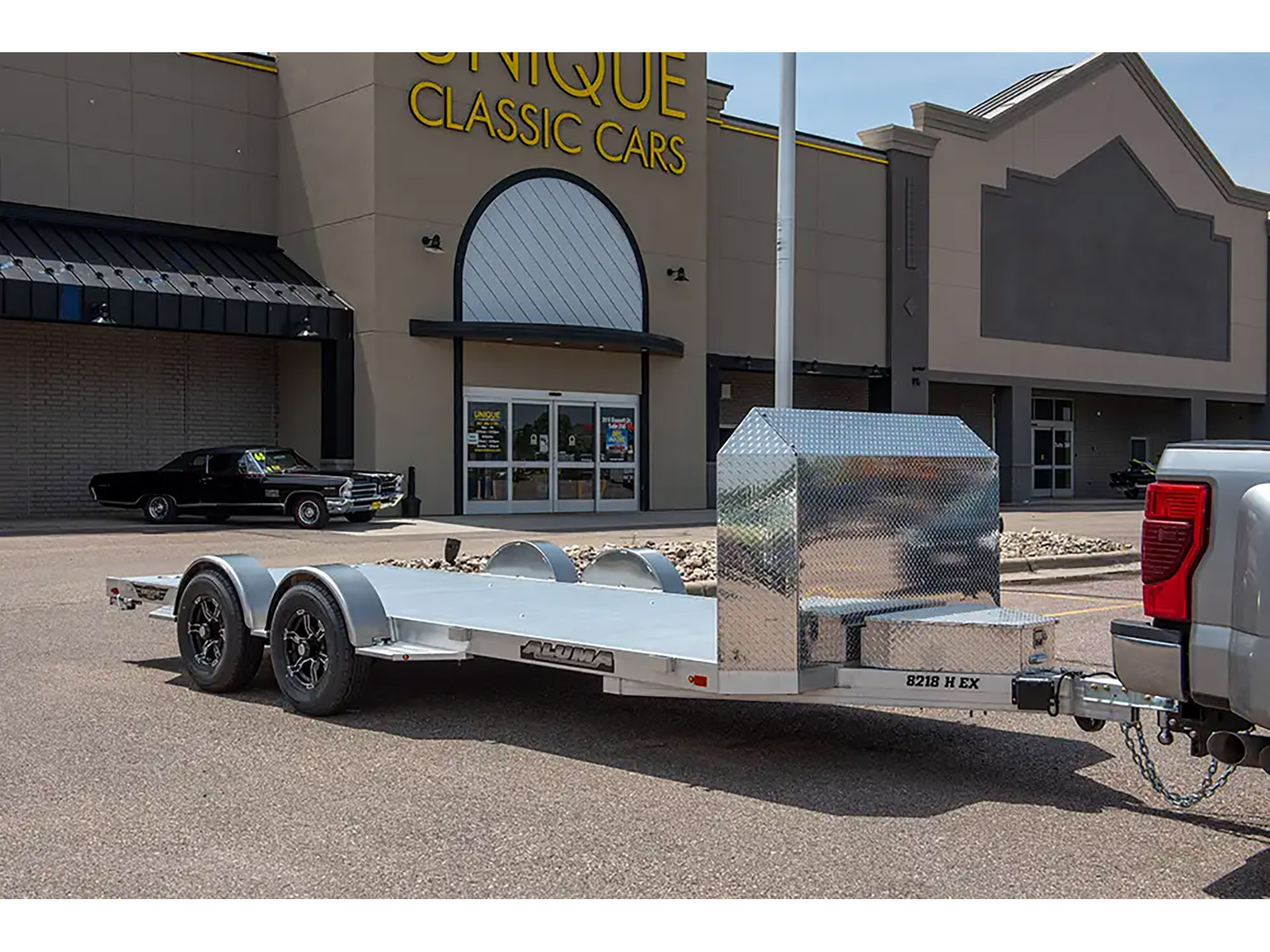 2025 ALUMA Executive 8200 Series Trailers 240 in. in North Bend, Oregon - Photo 5
