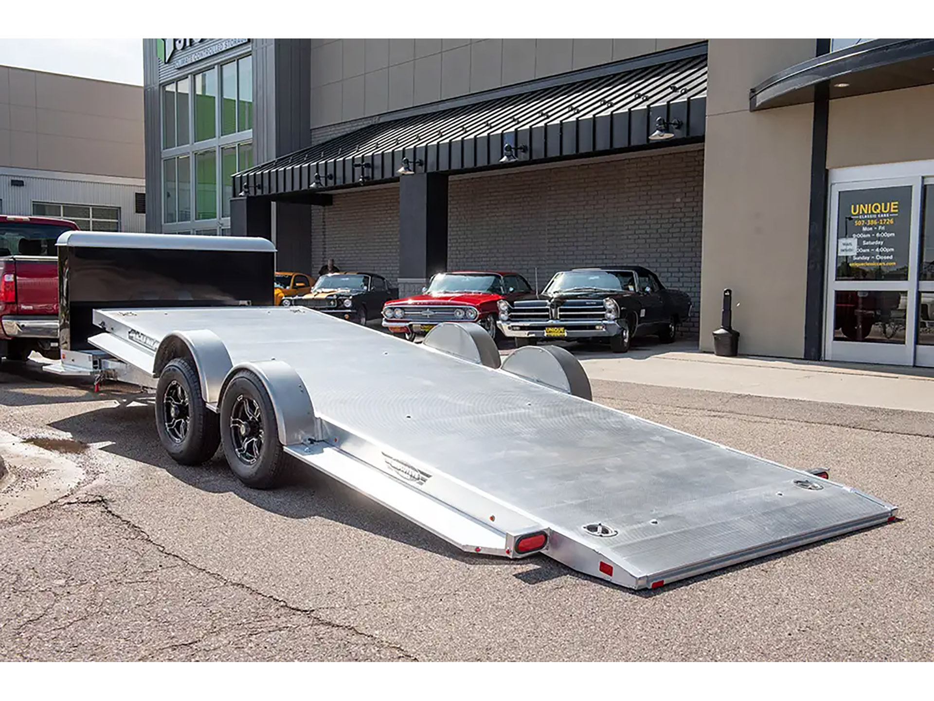 2025 ALUMA Executive 8200 XL Tilt Series Trailers 245 in. in North Bend, Oregon - Photo 5