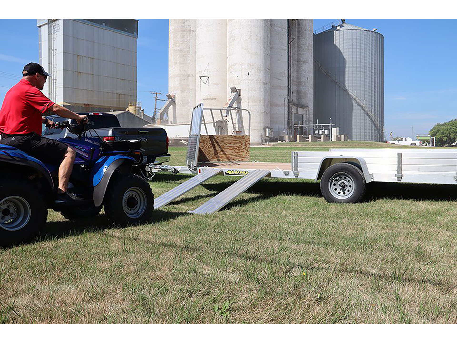 2025 ALUMA 81 Series Single Heavy Axle Utility Trailers Bi-fold Tailgate - 8112W-BT-SR in North Bend, Oregon - Photo 3