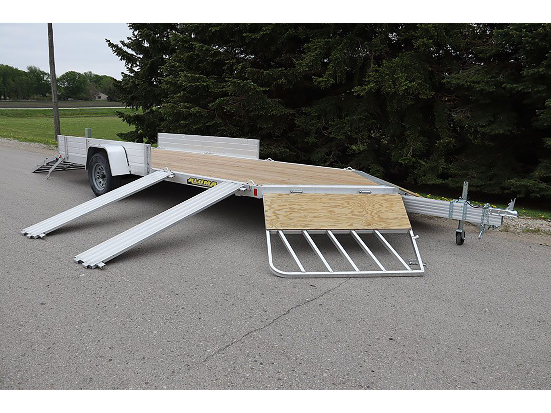 2025 ALUMA 81 Series Single Heavy Axle Utility Trailers Bi-fold Tailgate - 8112W-BT-SR in North Bend, Oregon - Photo 8