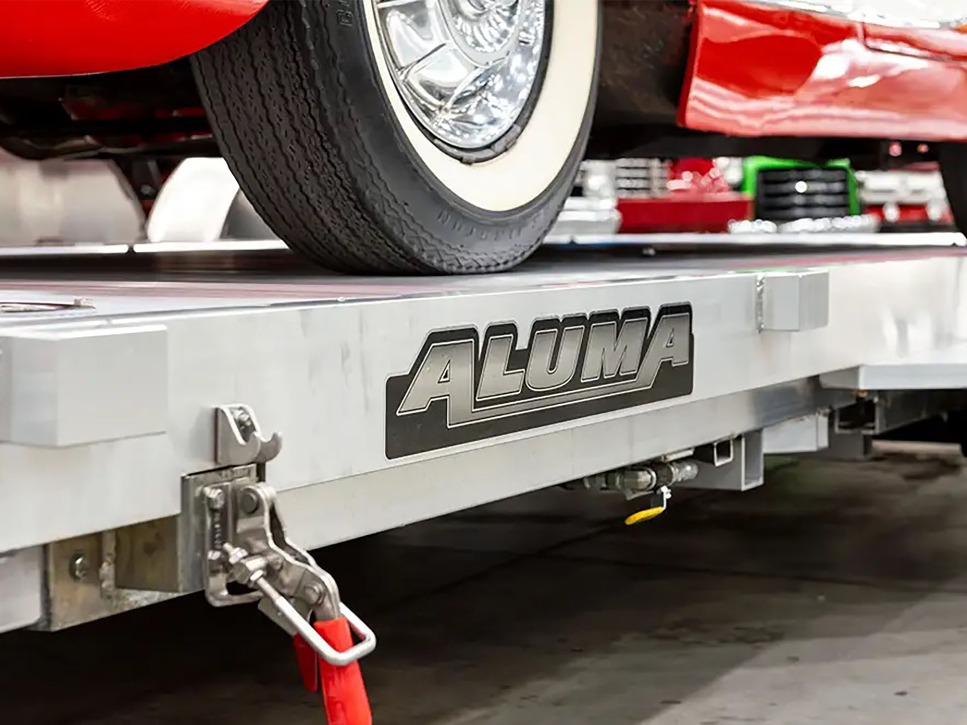 2025 ALUMA Executive 8200LP Tilt Series Trailers 246 in. in North Bend, Oregon - Photo 3