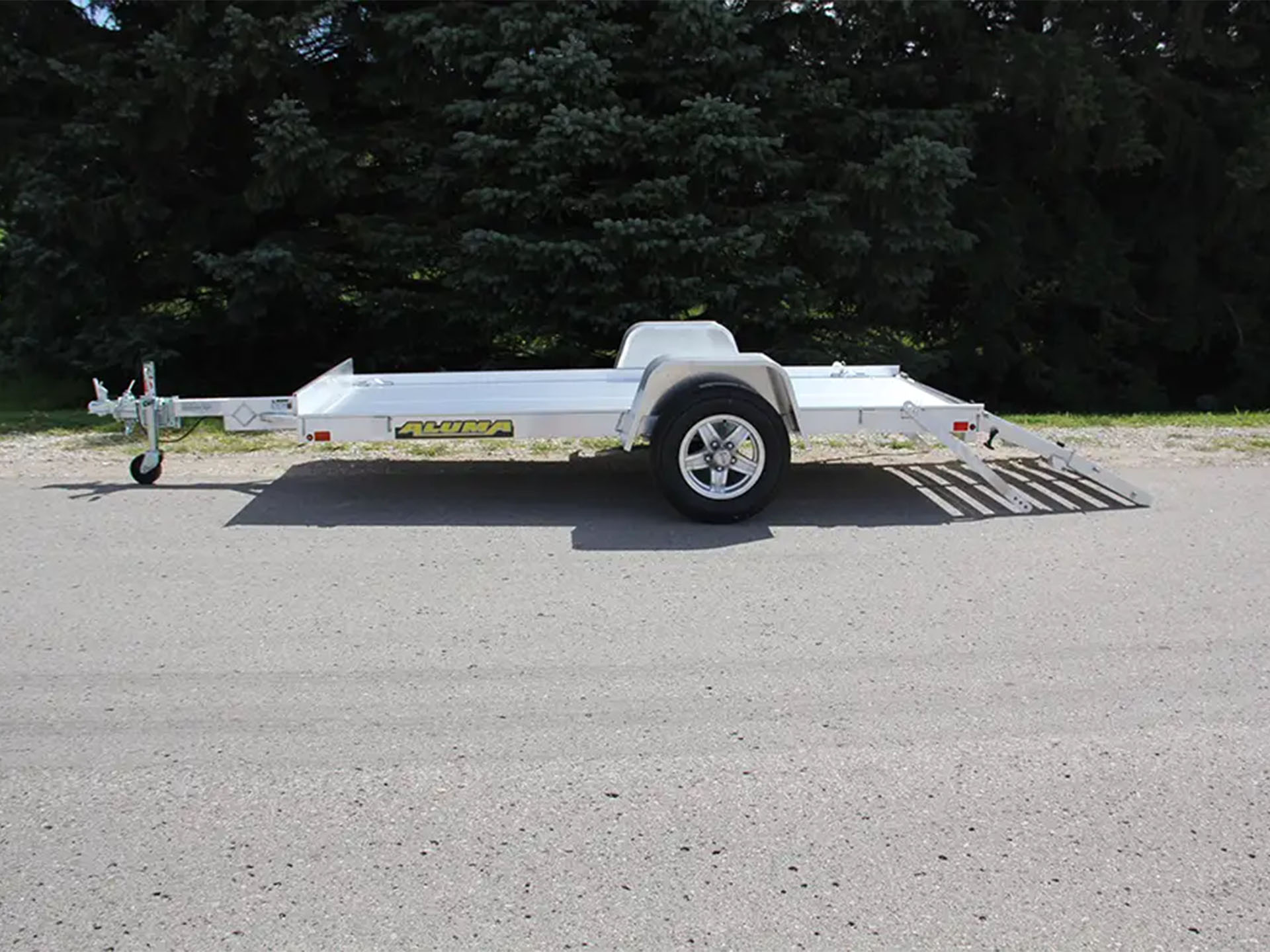 2025 ALUMA Single Axle Utility Trailers Bi-fold Tailgate - 5410 in North Bend, Oregon - Photo 4