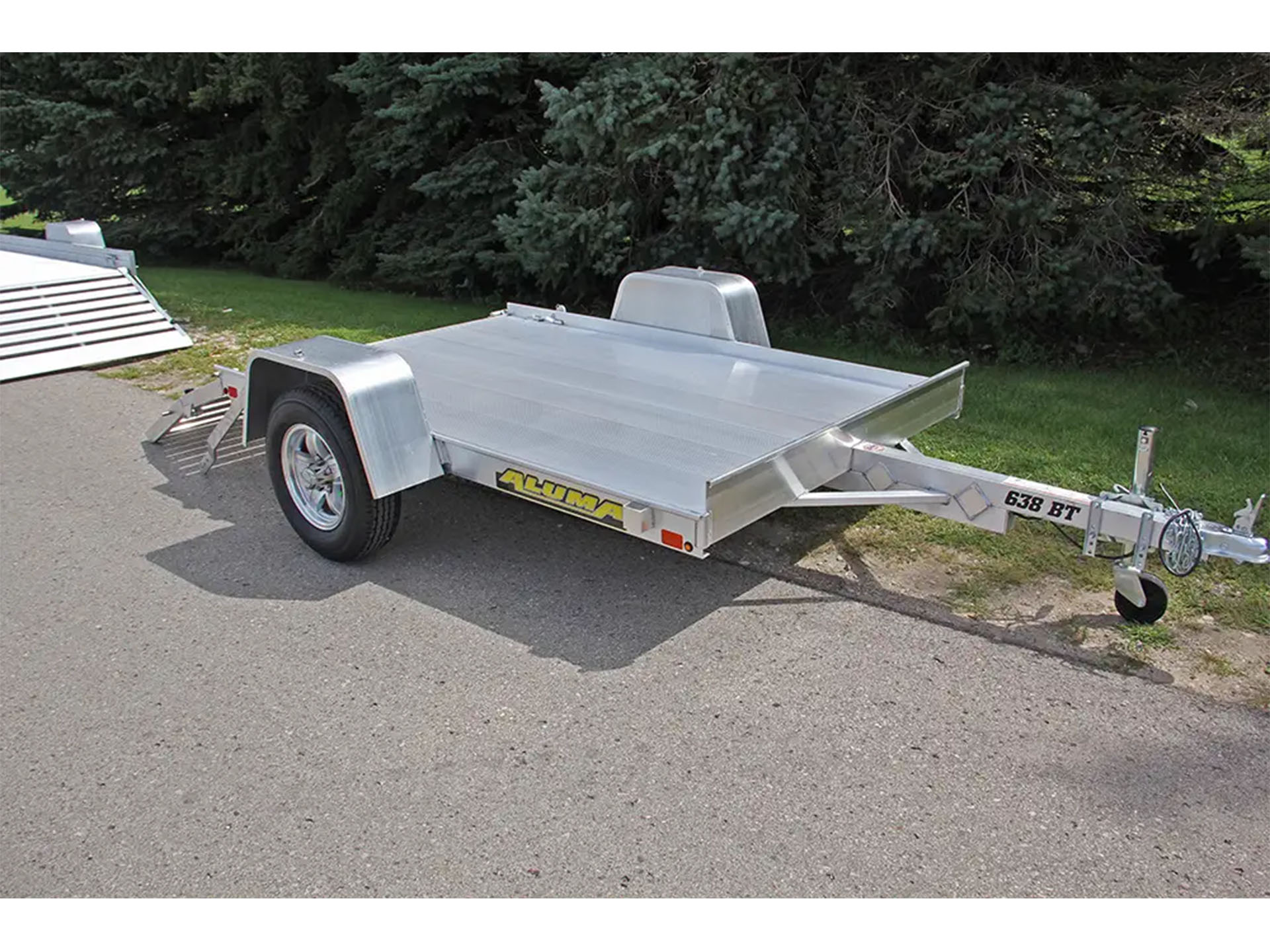 2025 ALUMA Single Axle Utility Trailers Bi-fold Tailgate - 638 in North Bend, Oregon - Photo 2