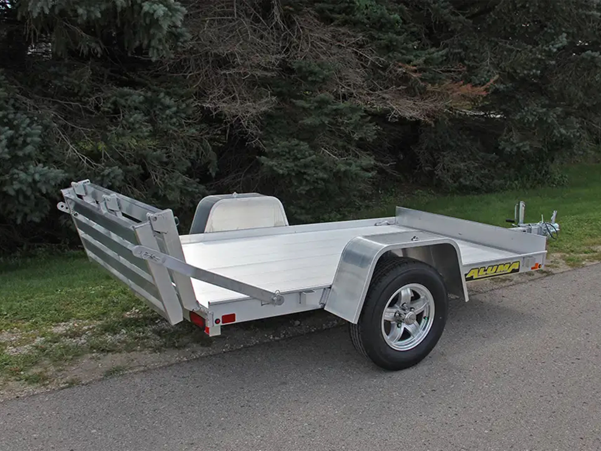 2025 ALUMA Single Axle Utility Trailers Bi-fold Tailgate - 638 in North Bend, Oregon - Photo 4